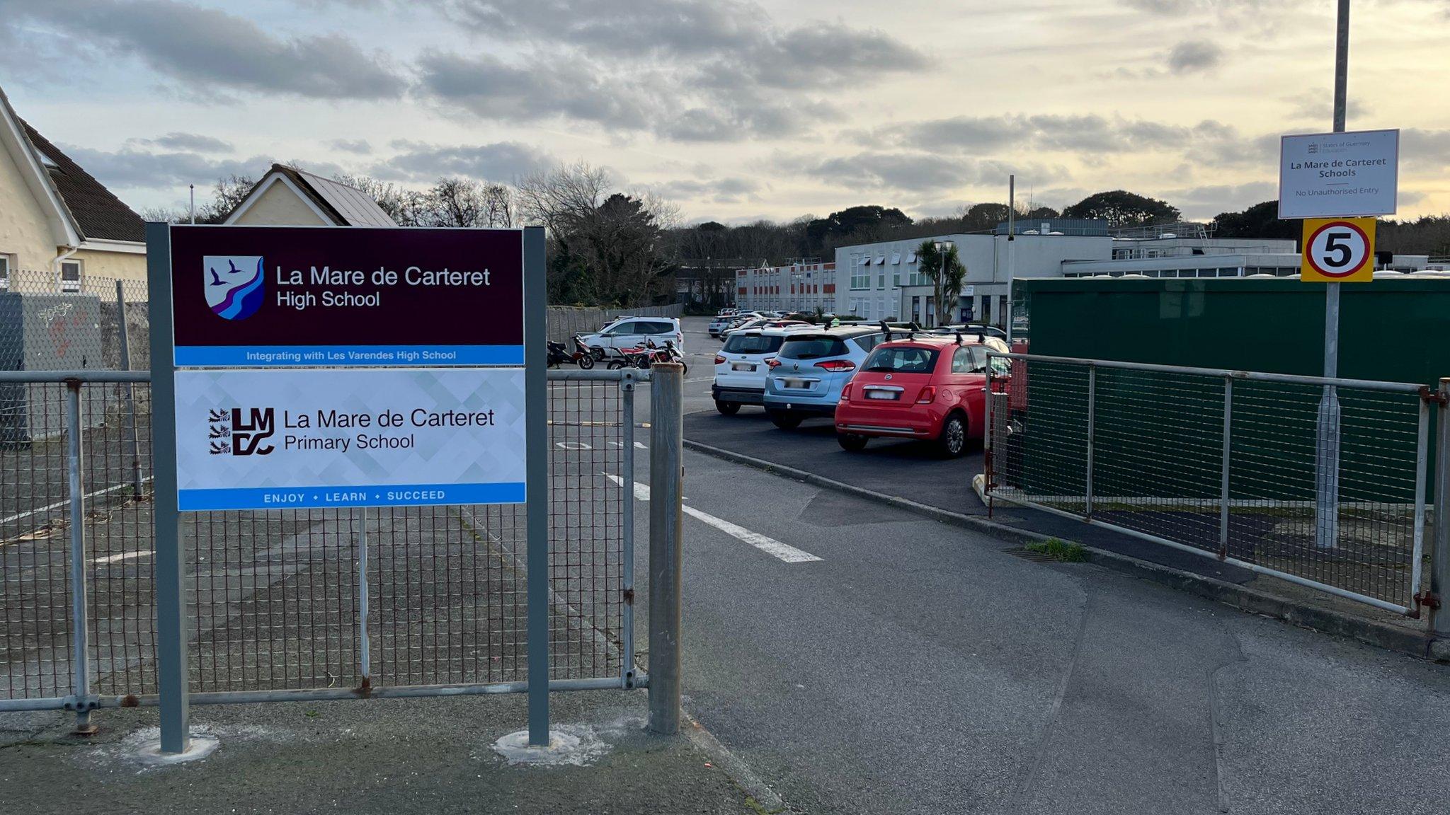 La Mare de Carteret schools entrance