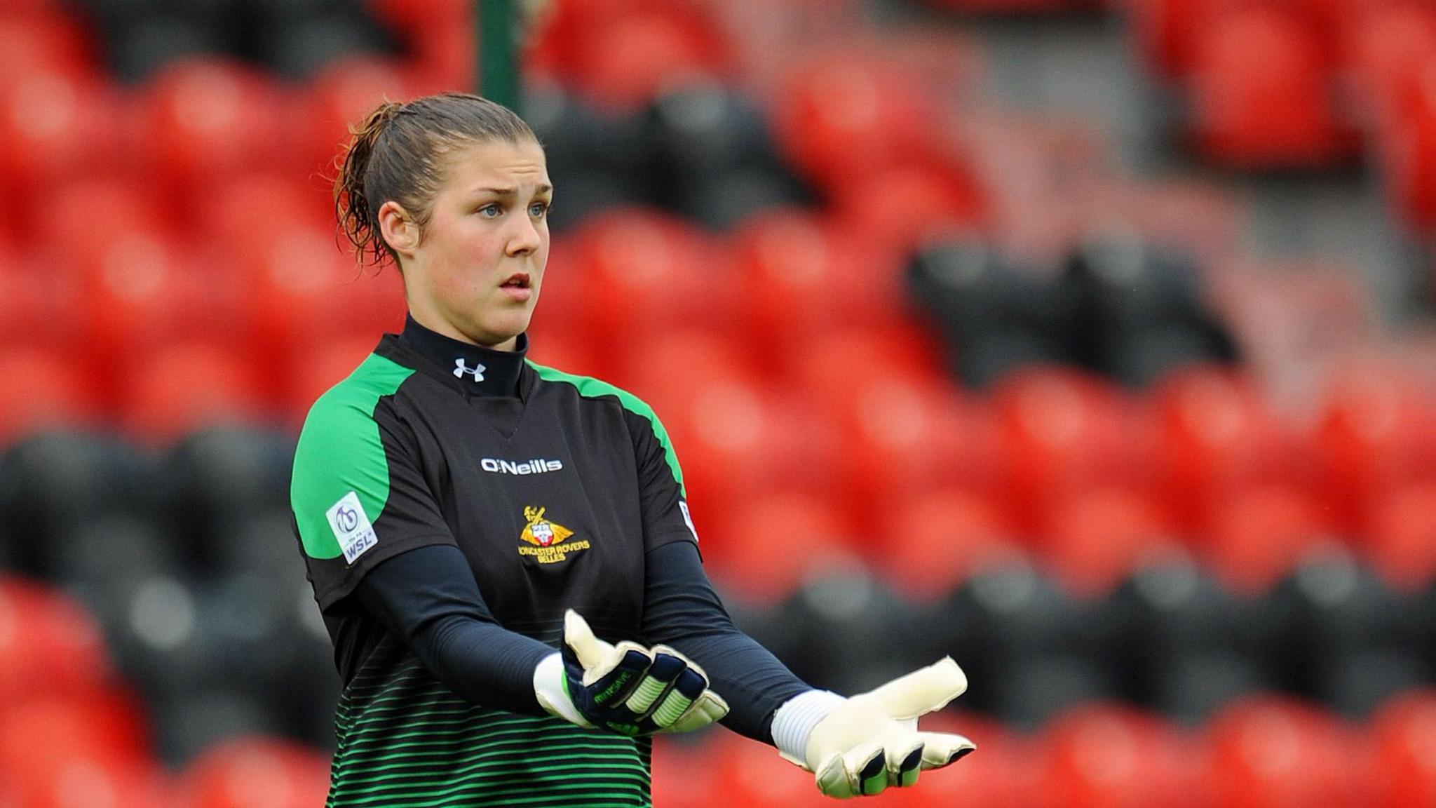 Mary Earps playing for Doncaster Rovers Belles in 2011