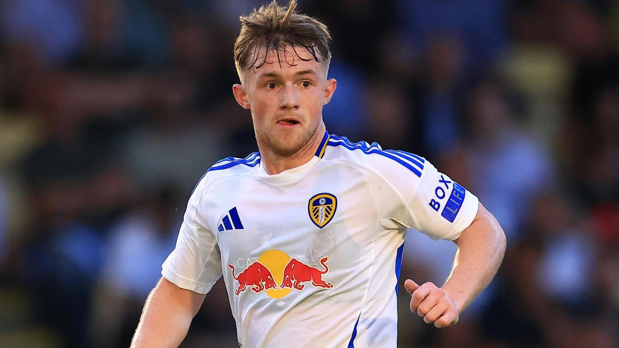 Joe Gelhardt in action for Leeds United