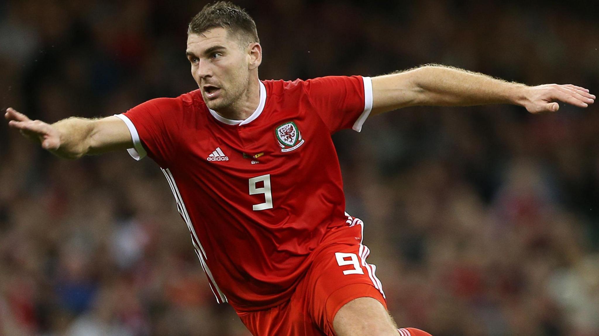 Sam Vokes in action for Wales in 2018