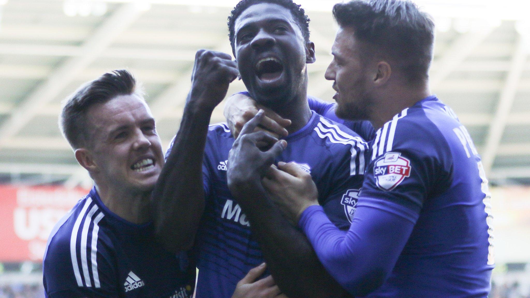 Bruno Ecuele Manga celebrates