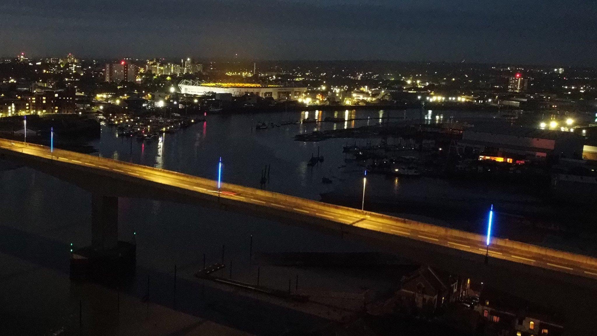 Itchen Bridge in the dark