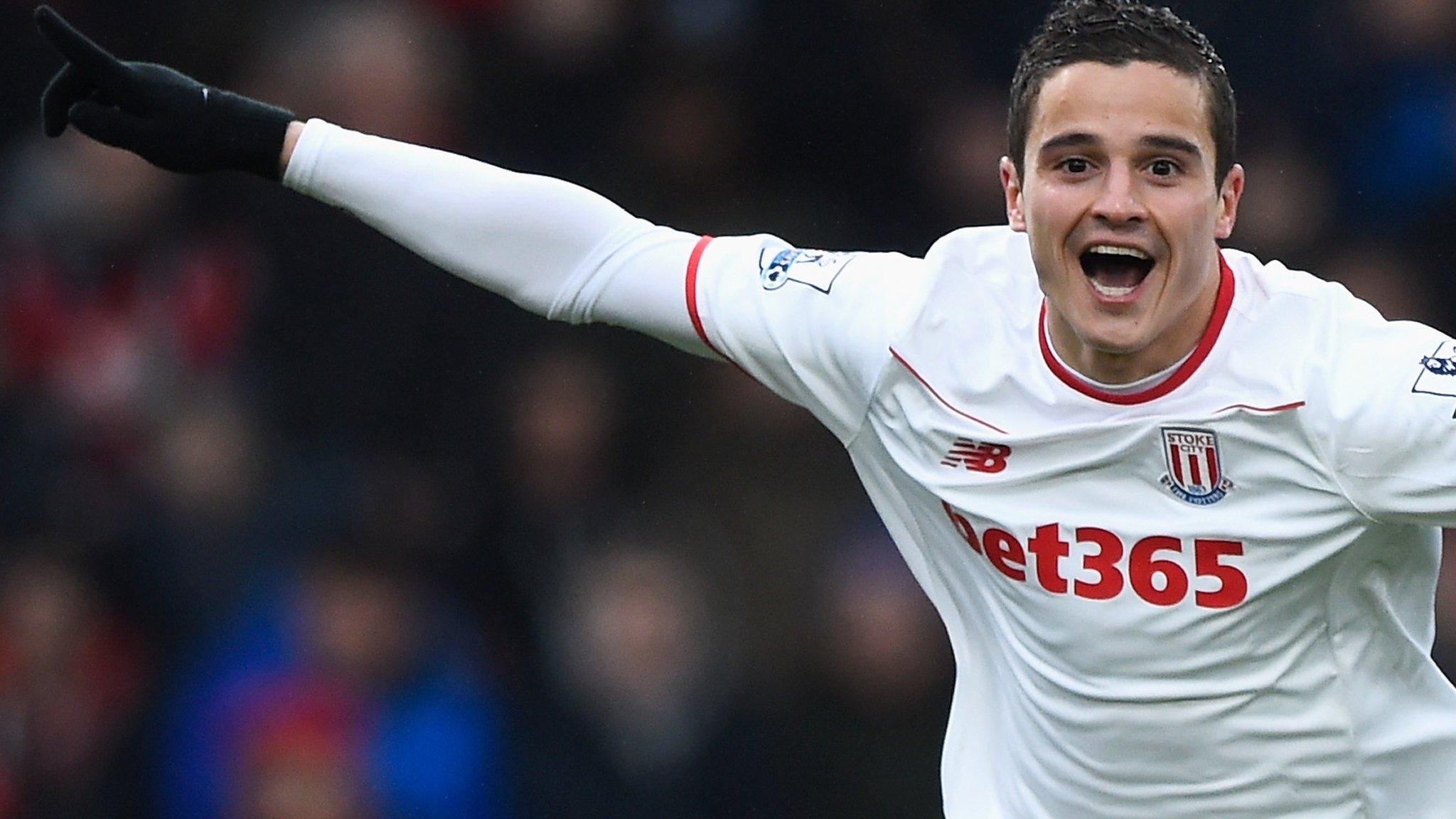 Ibrahim Afellay celebrates