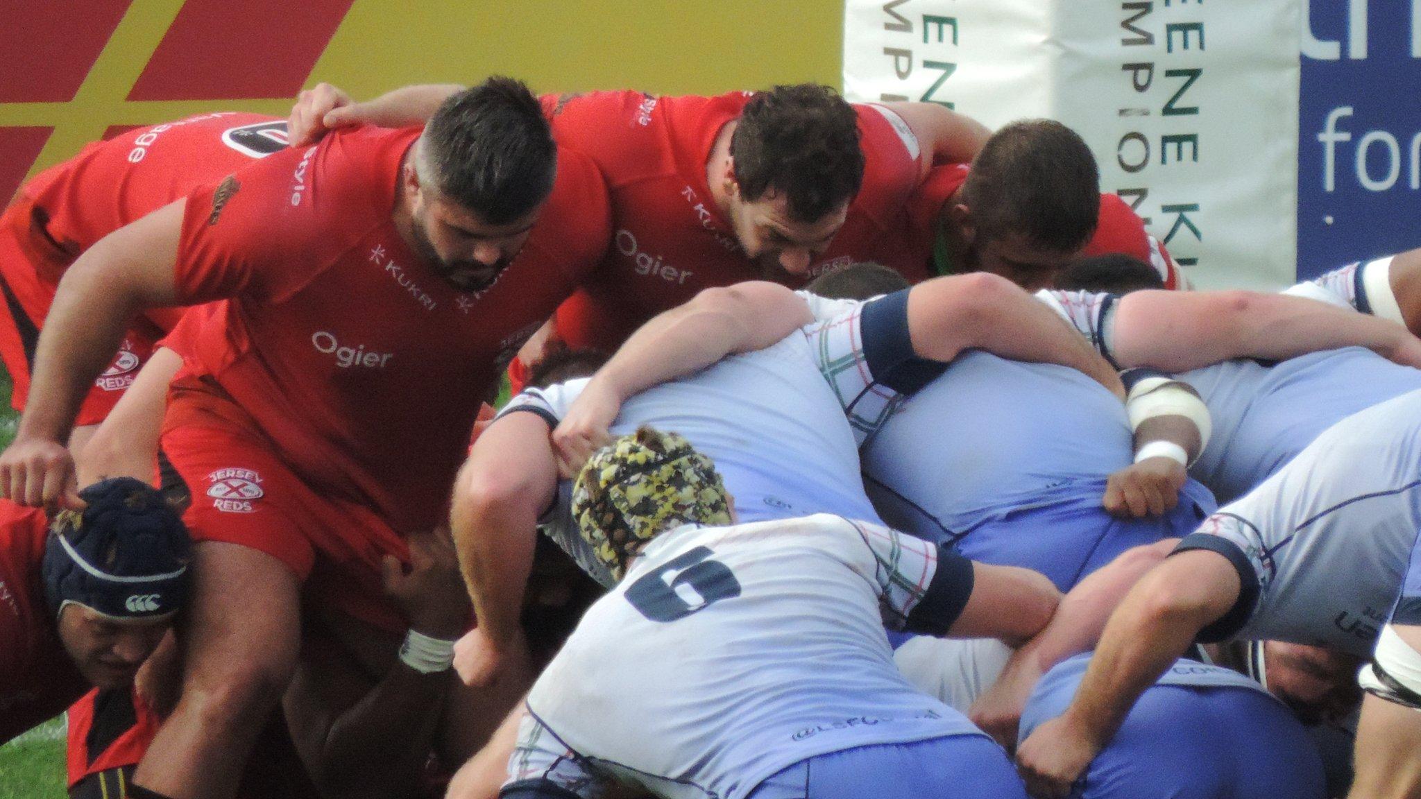 Jersey Reds and London Scottish scrum