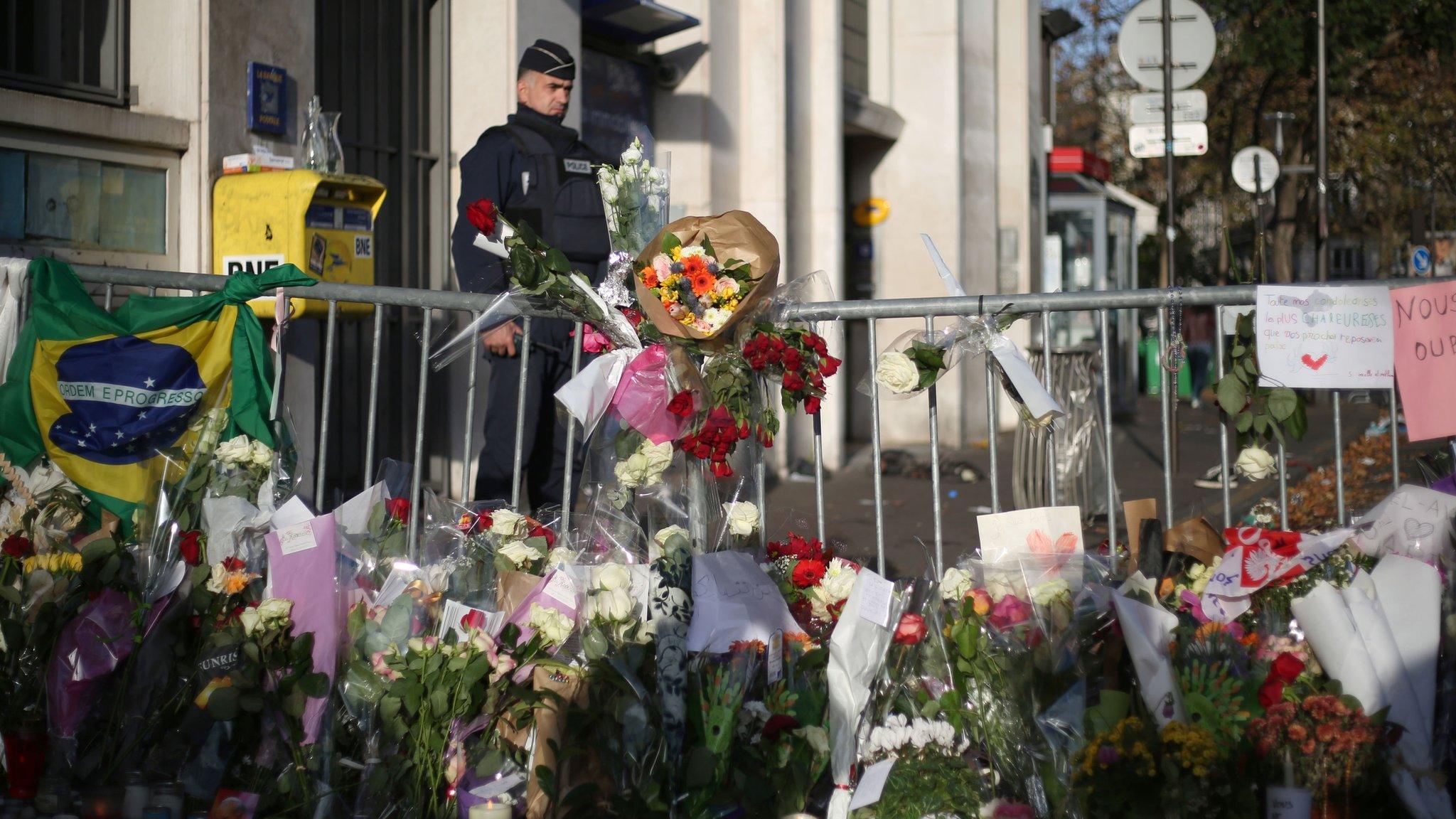 Tributes outside Bataclan