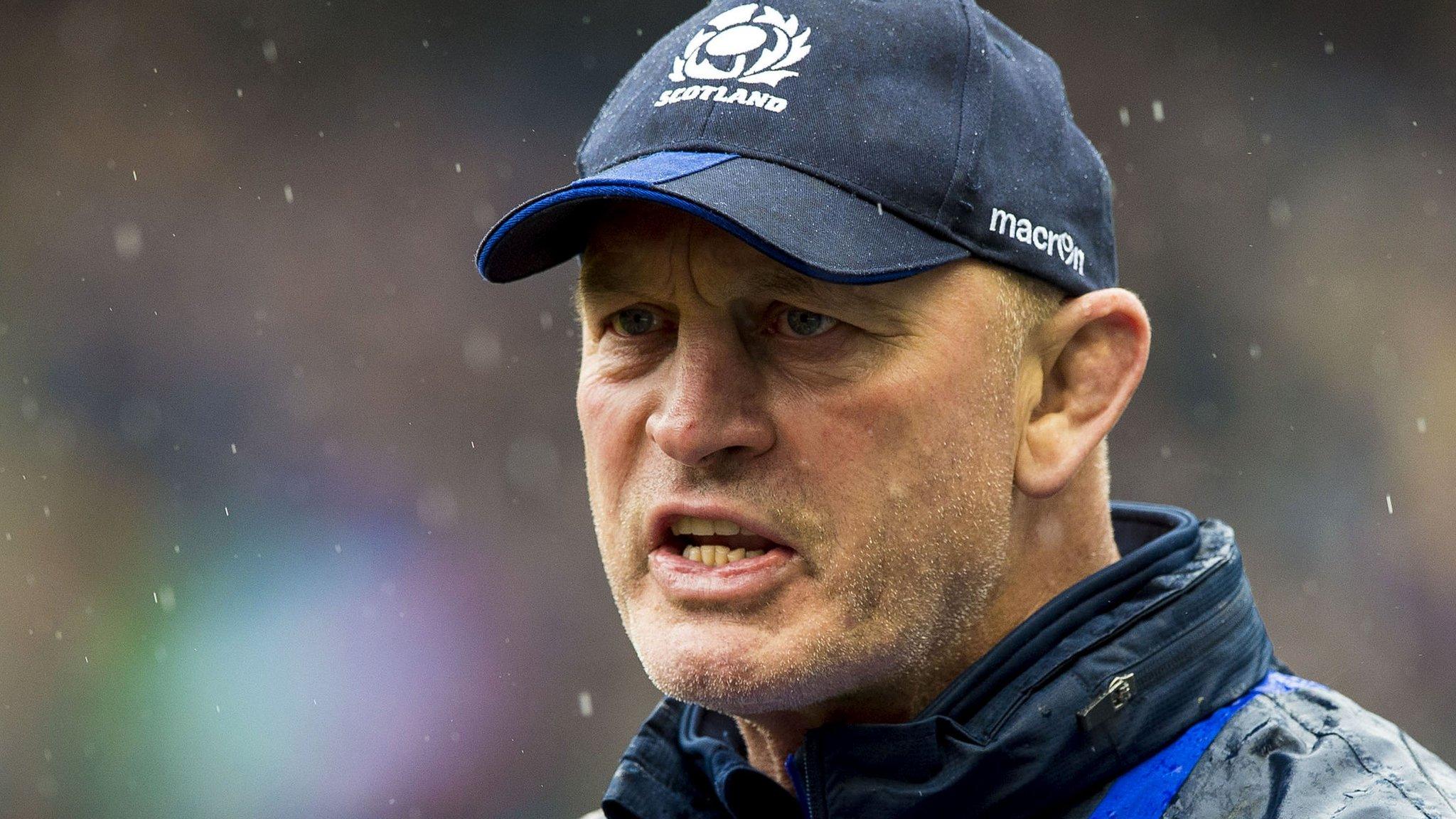 Vern Cotter oversees a Scotland pre-match warm-up