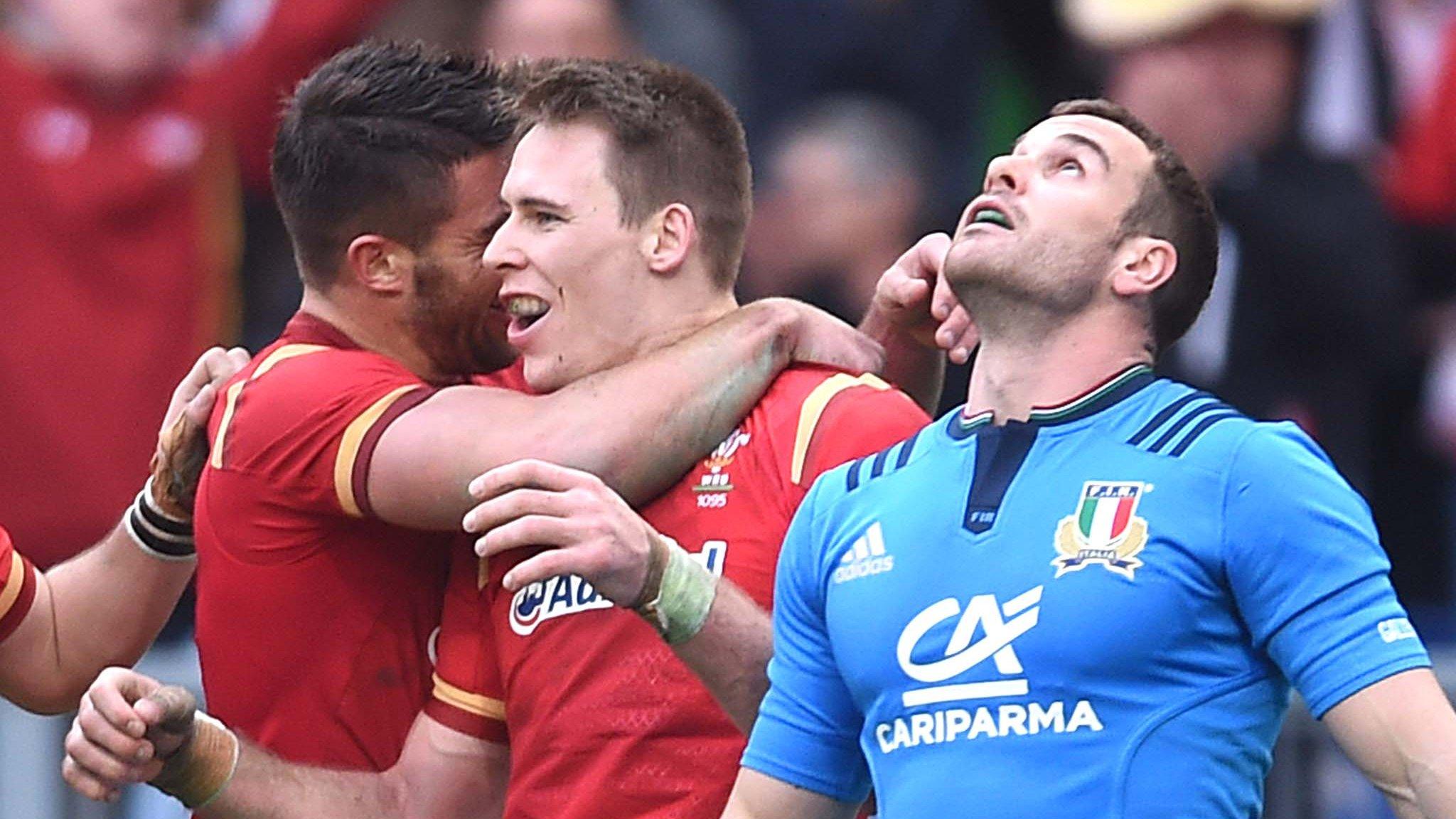 Liam Williams celebrates his try in Rome