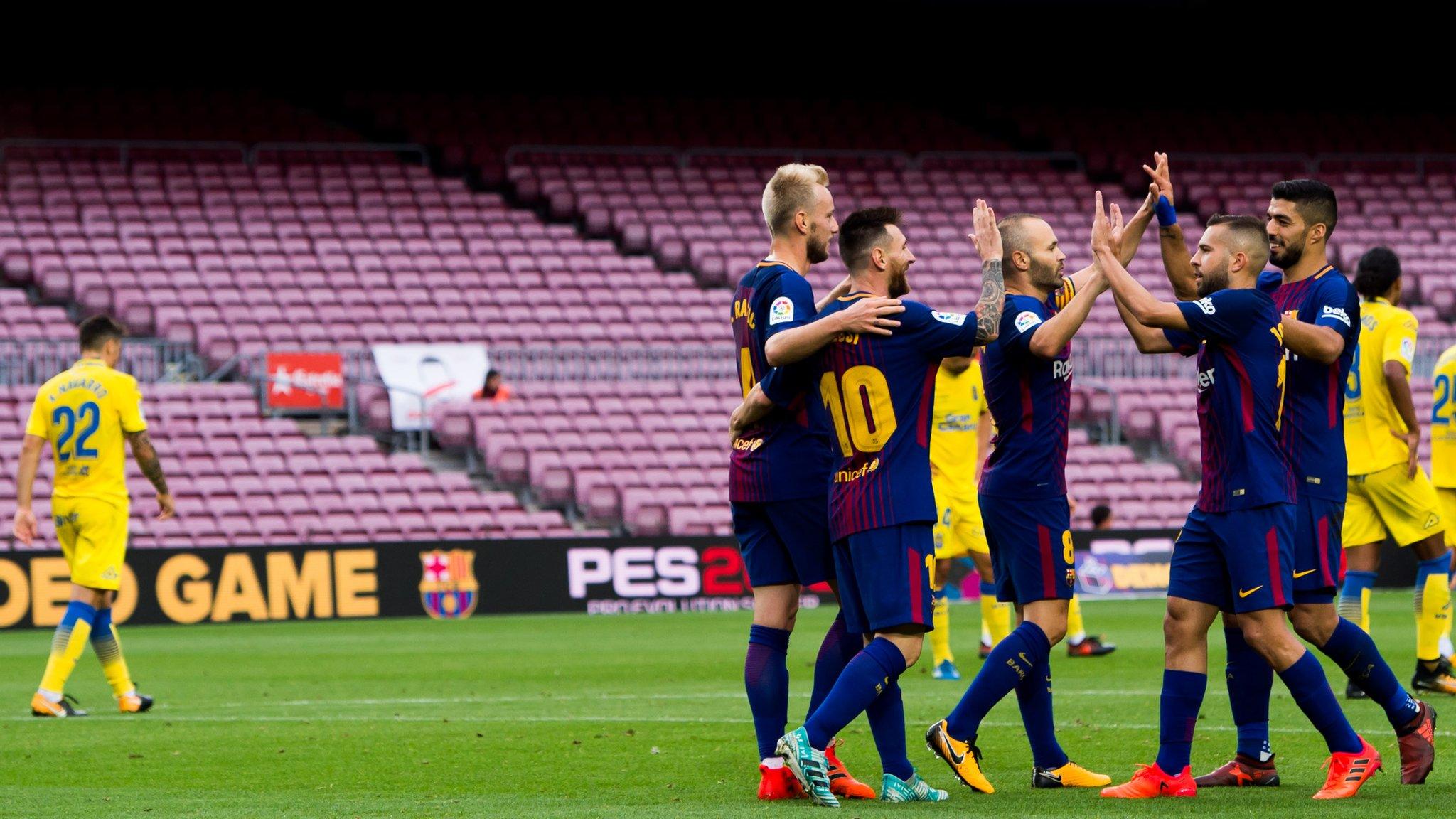 Barcelona players during the La Liga match against Las Palmas at an empty Nou Camp