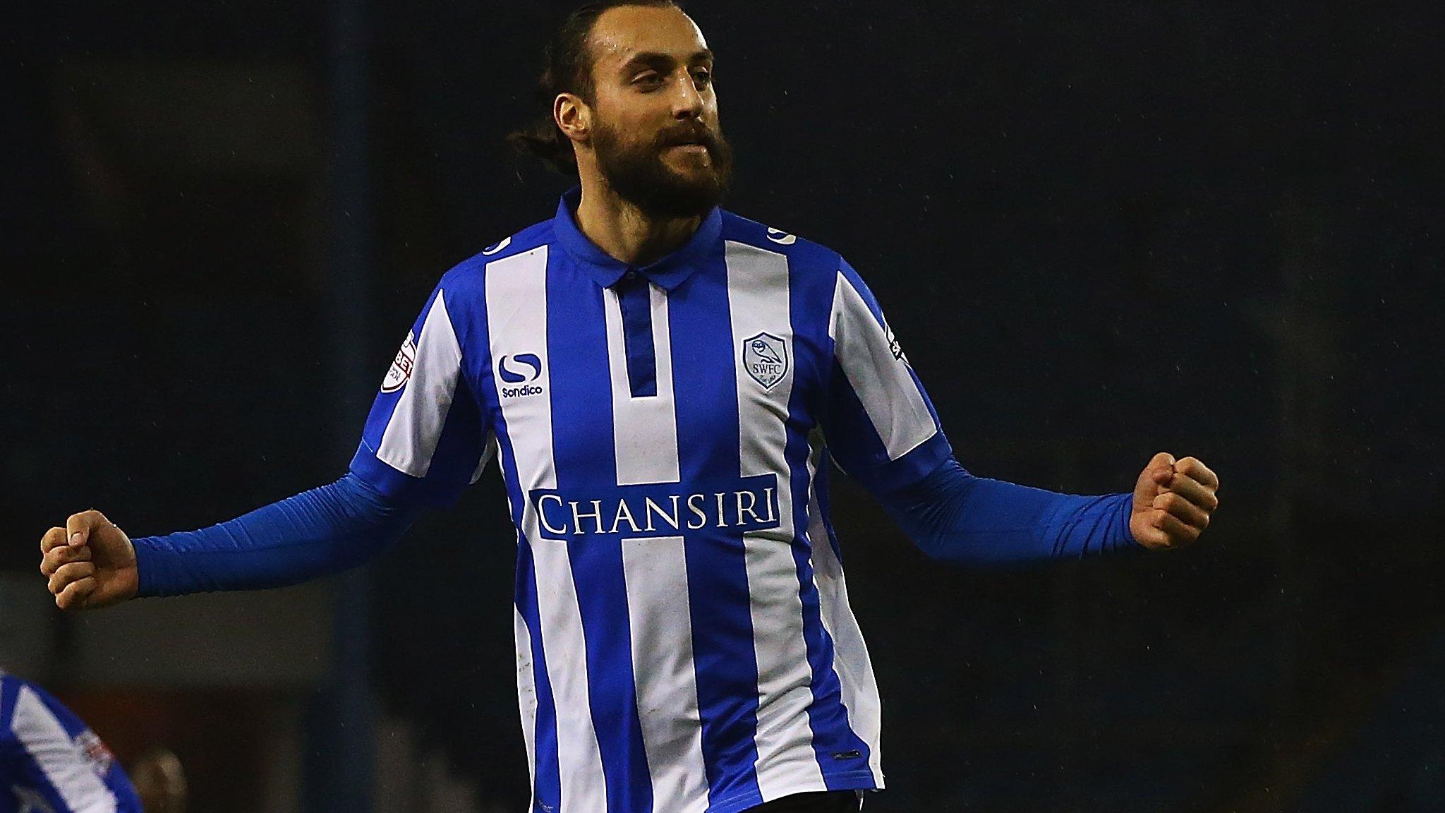 Atdhe Nuhiu celebrates his goal for Sheffield Wednesday