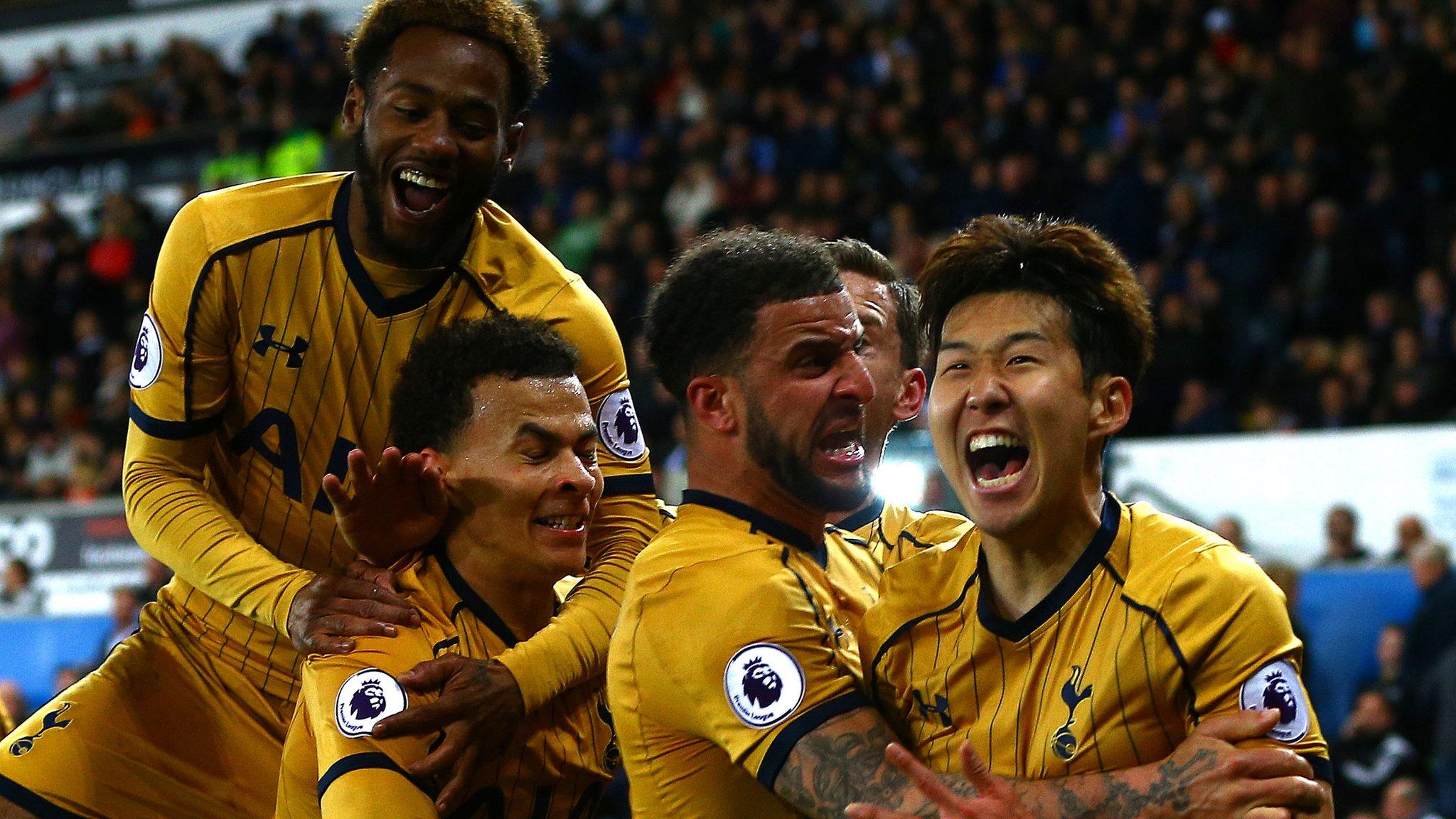 Tottenham players celebrate