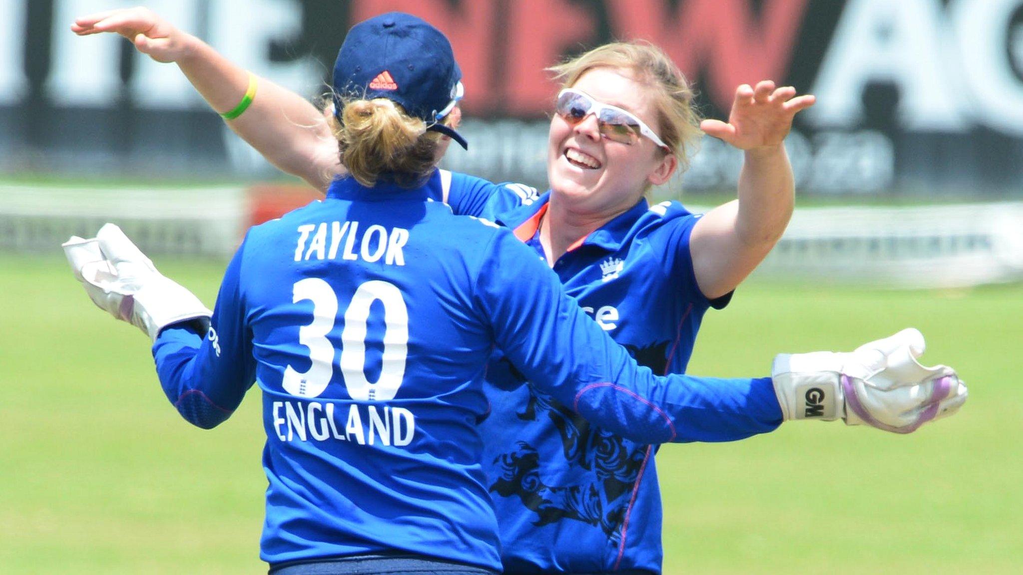 England's Sarah Taylor and Heather Knight