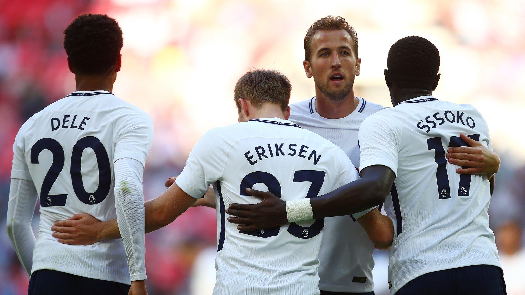 Tottenham players celebrate