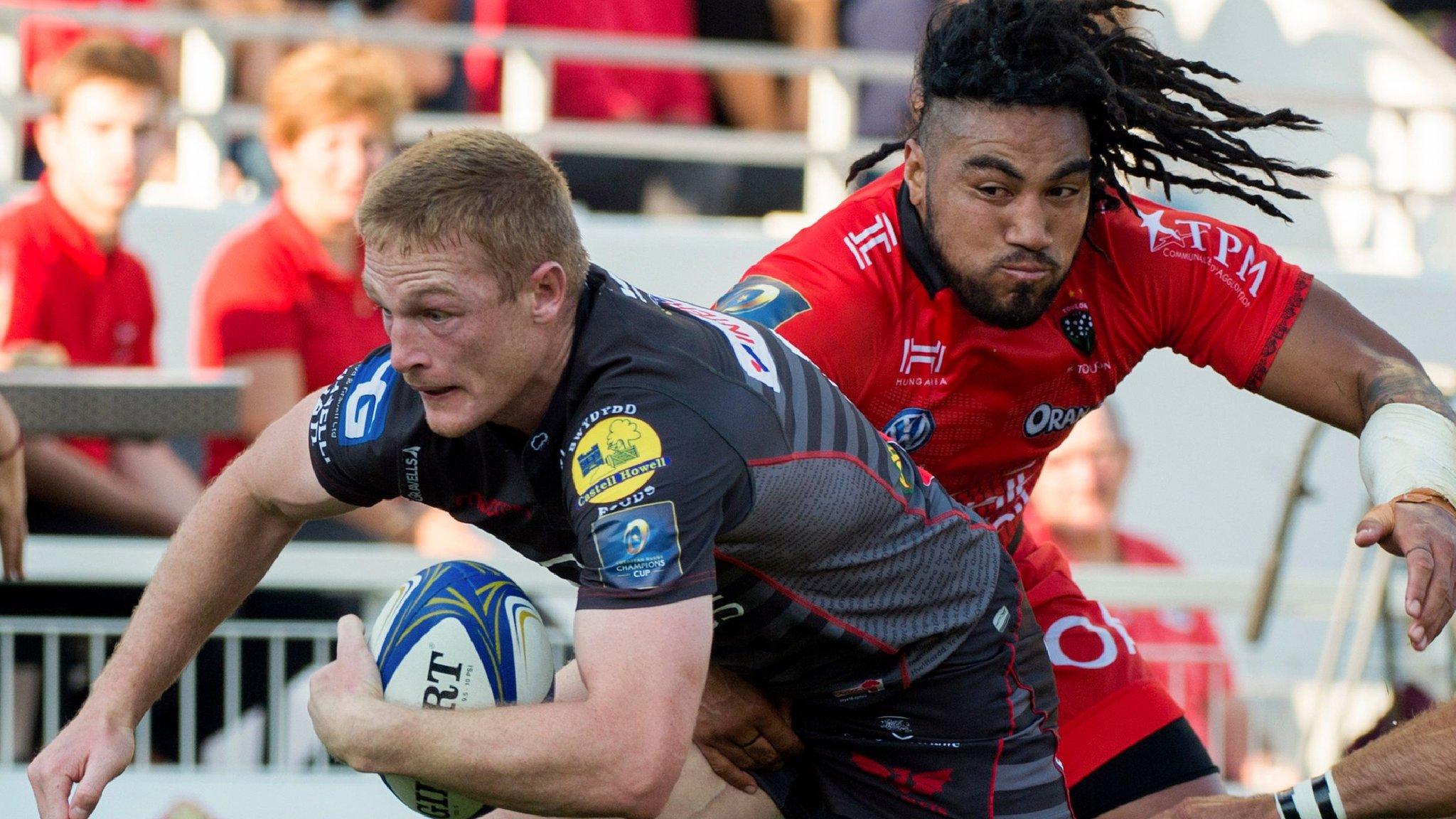 Scarlets wing Johnny McNicholl