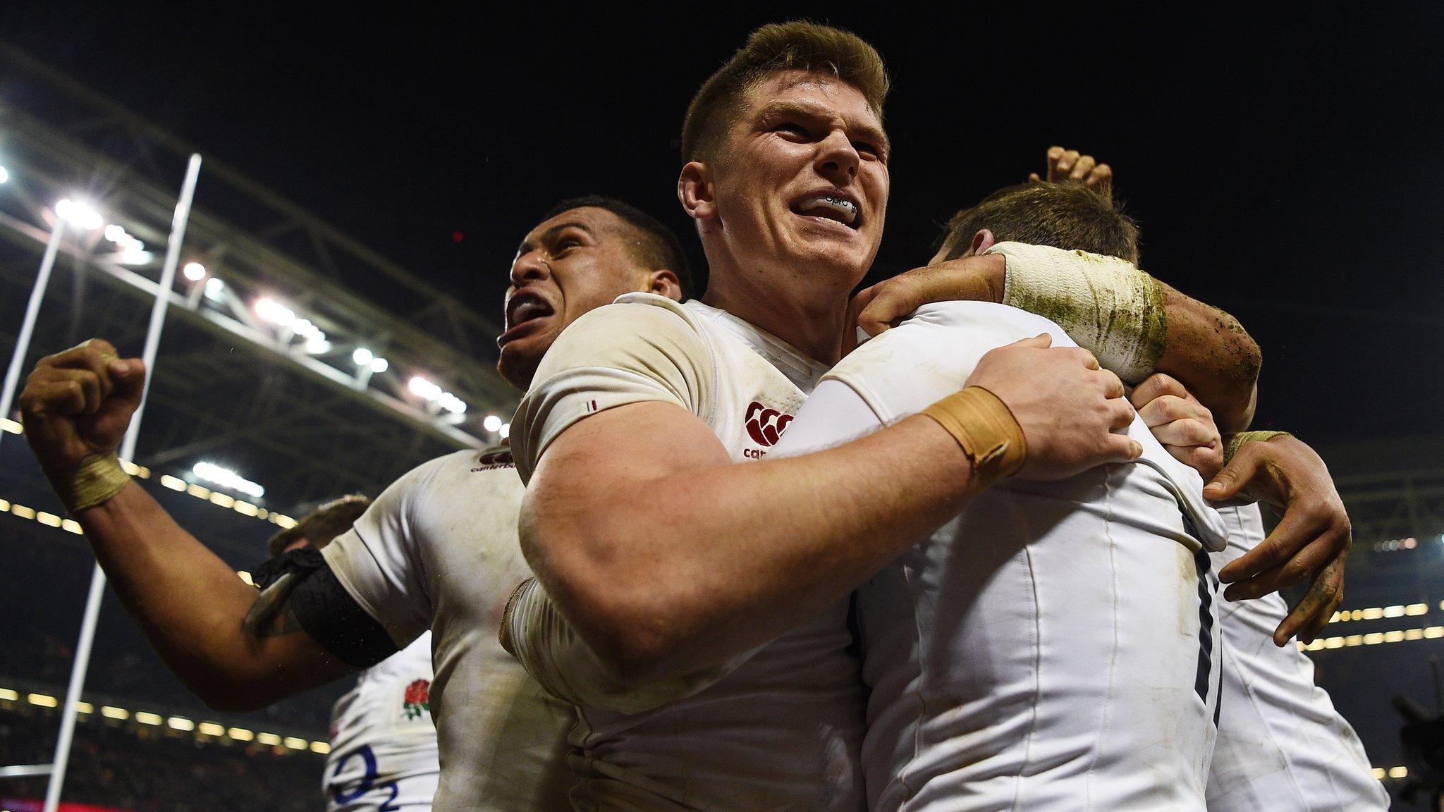 Owen Farrell celebrates with his England team mates