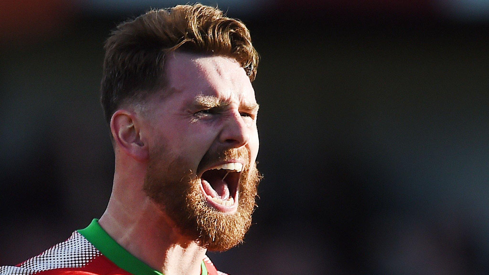 Cliftonville beat Linfield 3-2