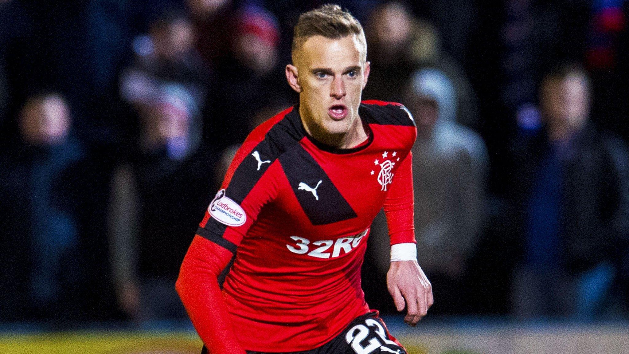 Dean Shiels in action for Rangers