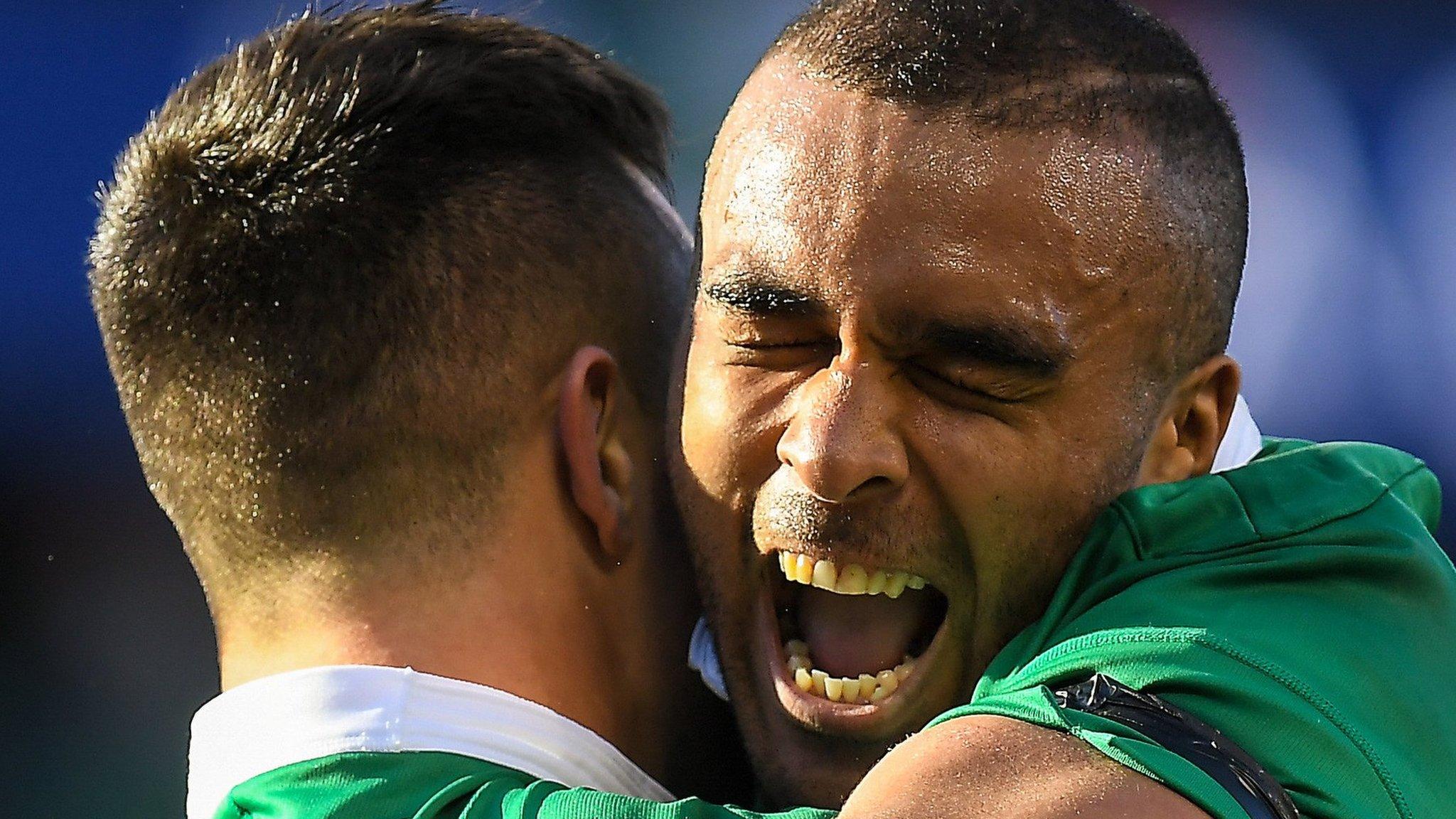 Conor Murray and Simon Zebo celebrate