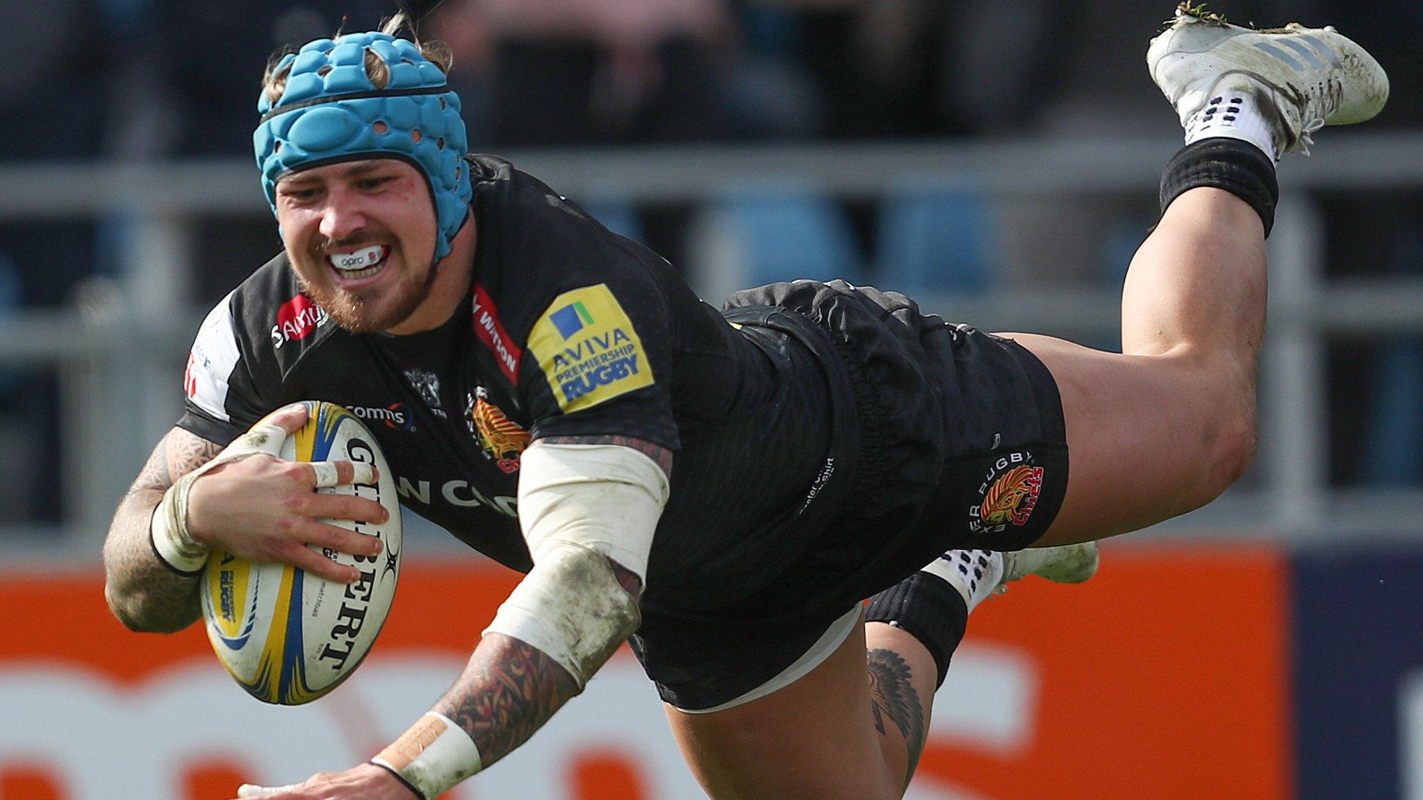 Jack Nowell dives over for a try