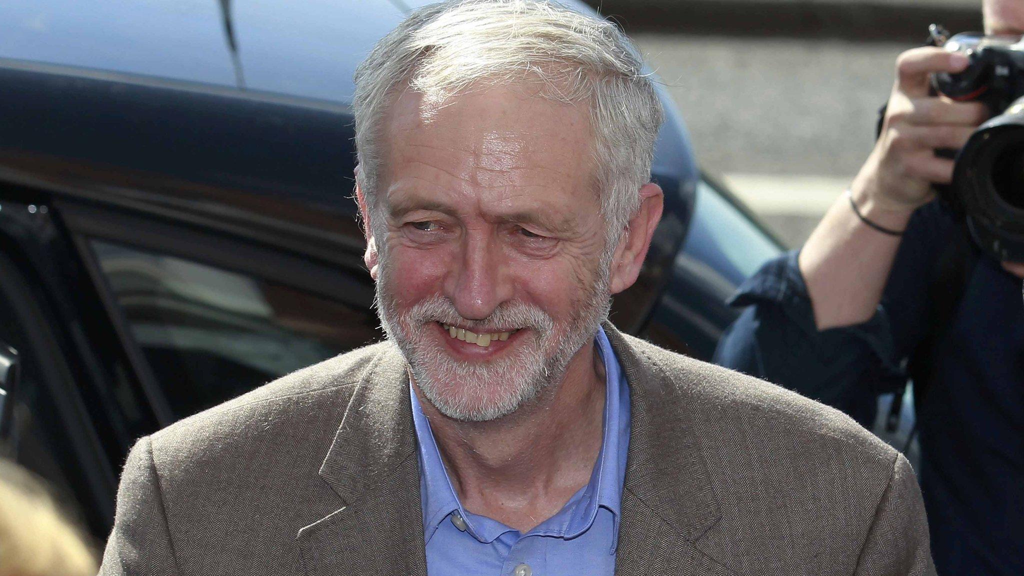 Jeremy Corbyn arriving in Brighton on 26/09/15