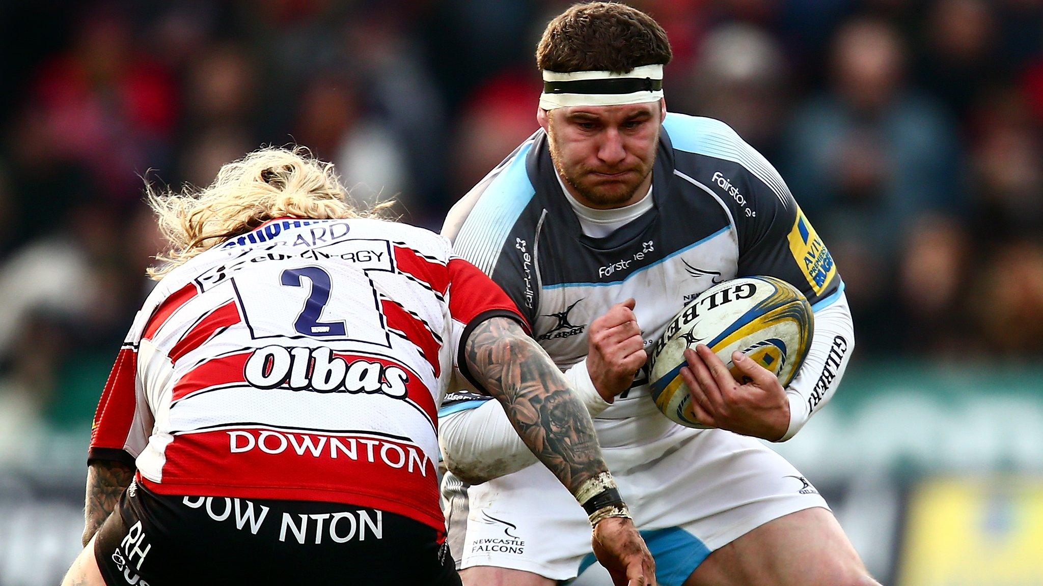 Robert Vickers looks to beat Gloucester hooker Richard Hibbard