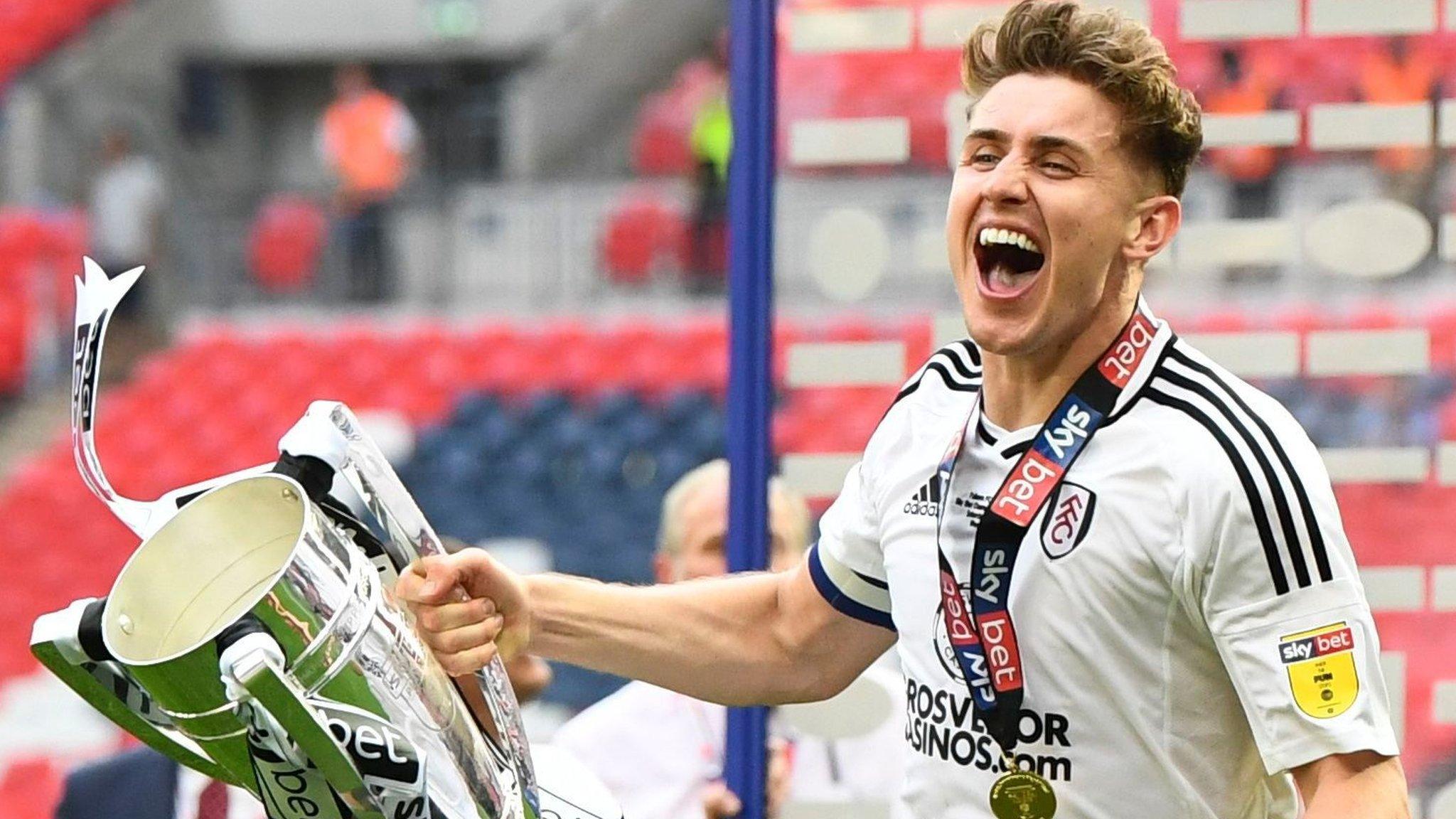 Fulham's Tom Cairney celebrates