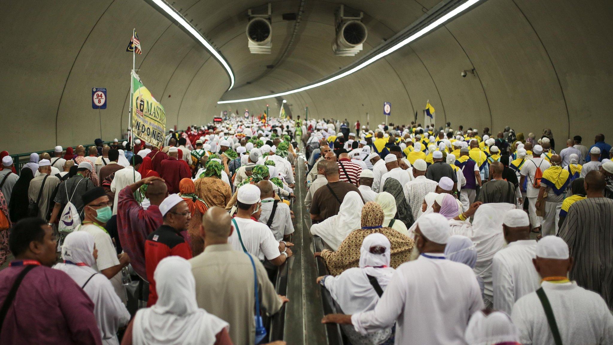 Muslims on their way to cast stones at Jamarrat pillar - 25 September