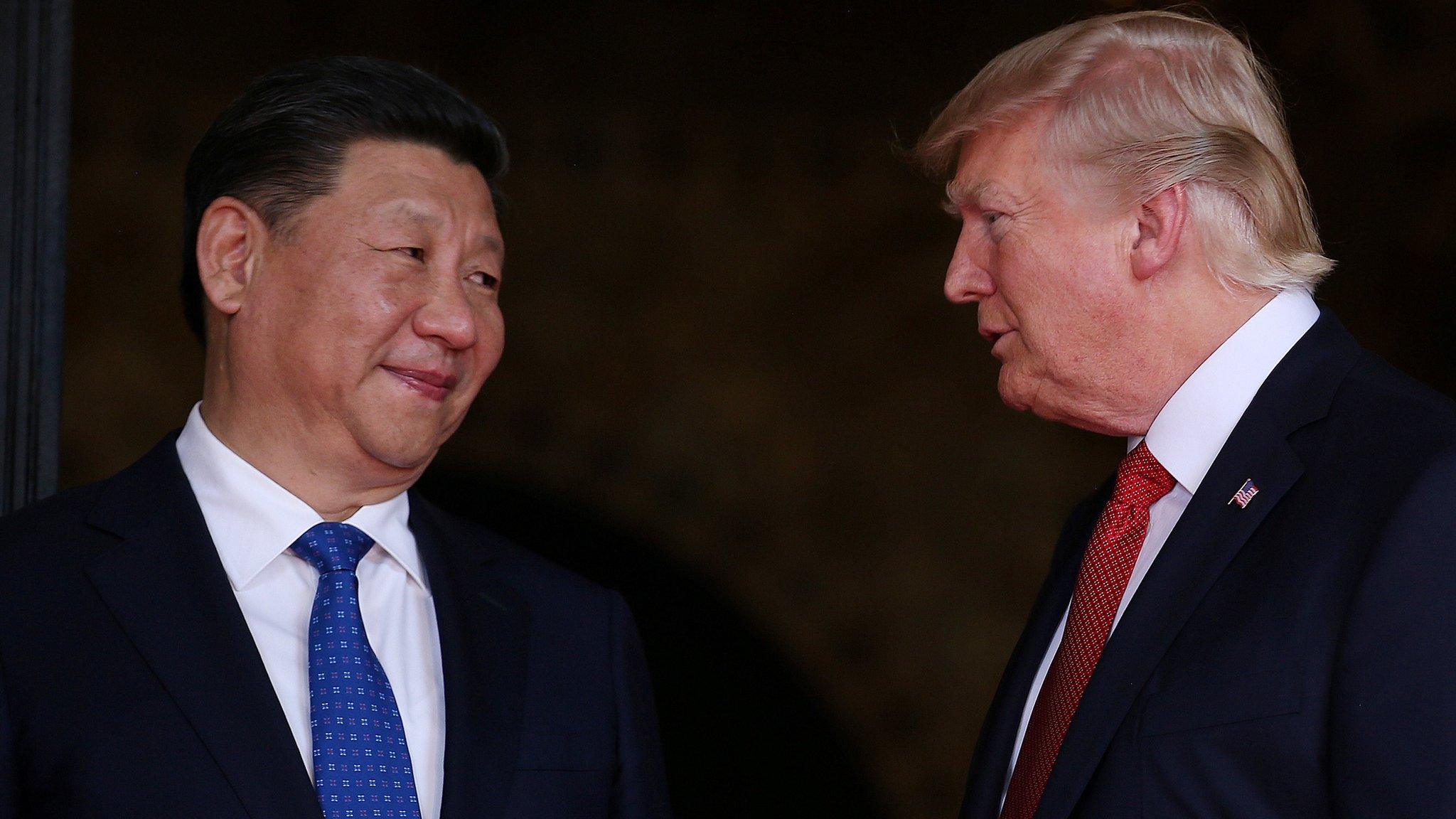 Donald Trump welcomes Chinese President Xi Jinping at Mar-a-Lago state in Palm Beach, Florida, U.S., April 6, 2017