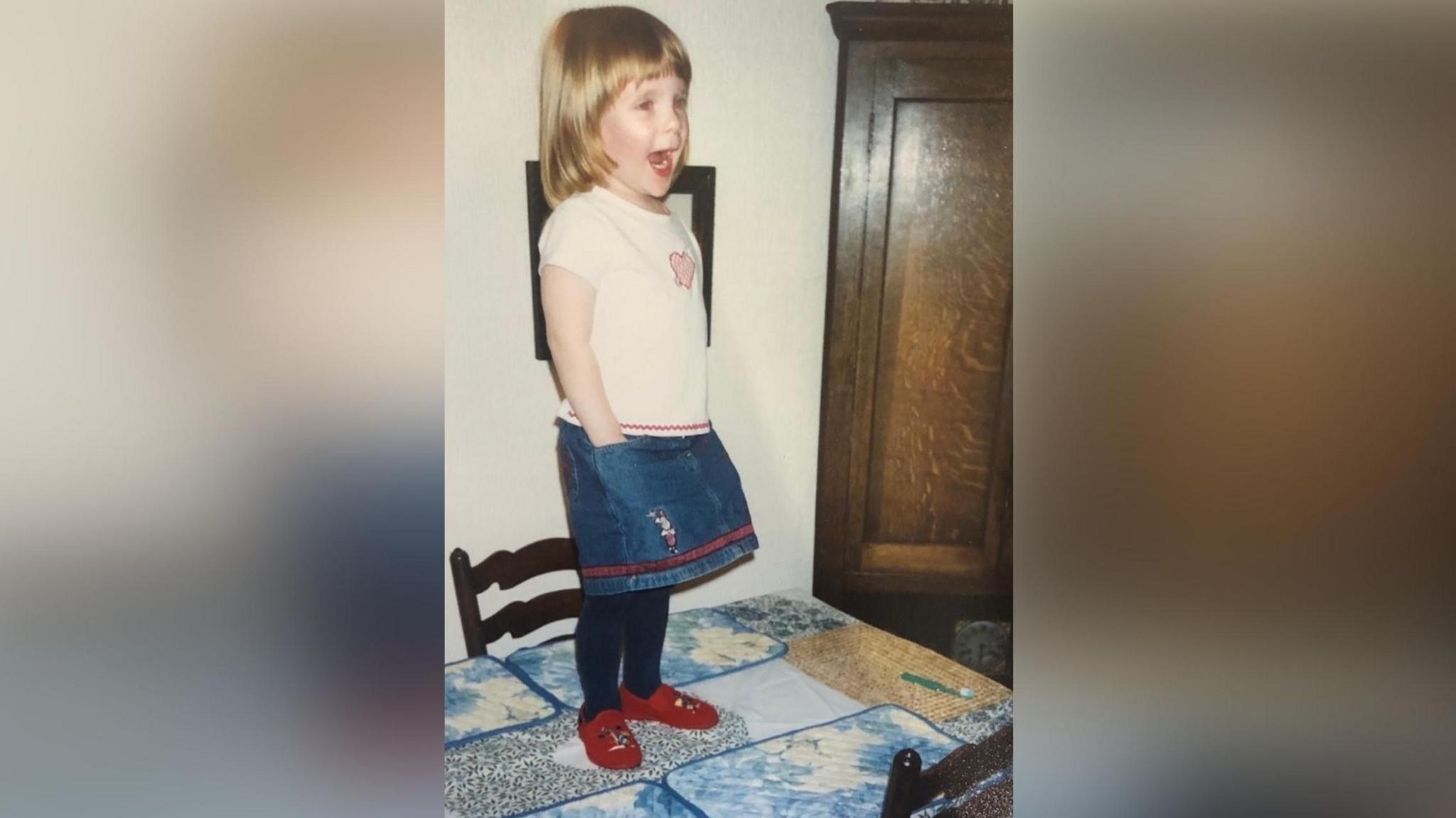 Llun Lisa Dafydd yn blentyn