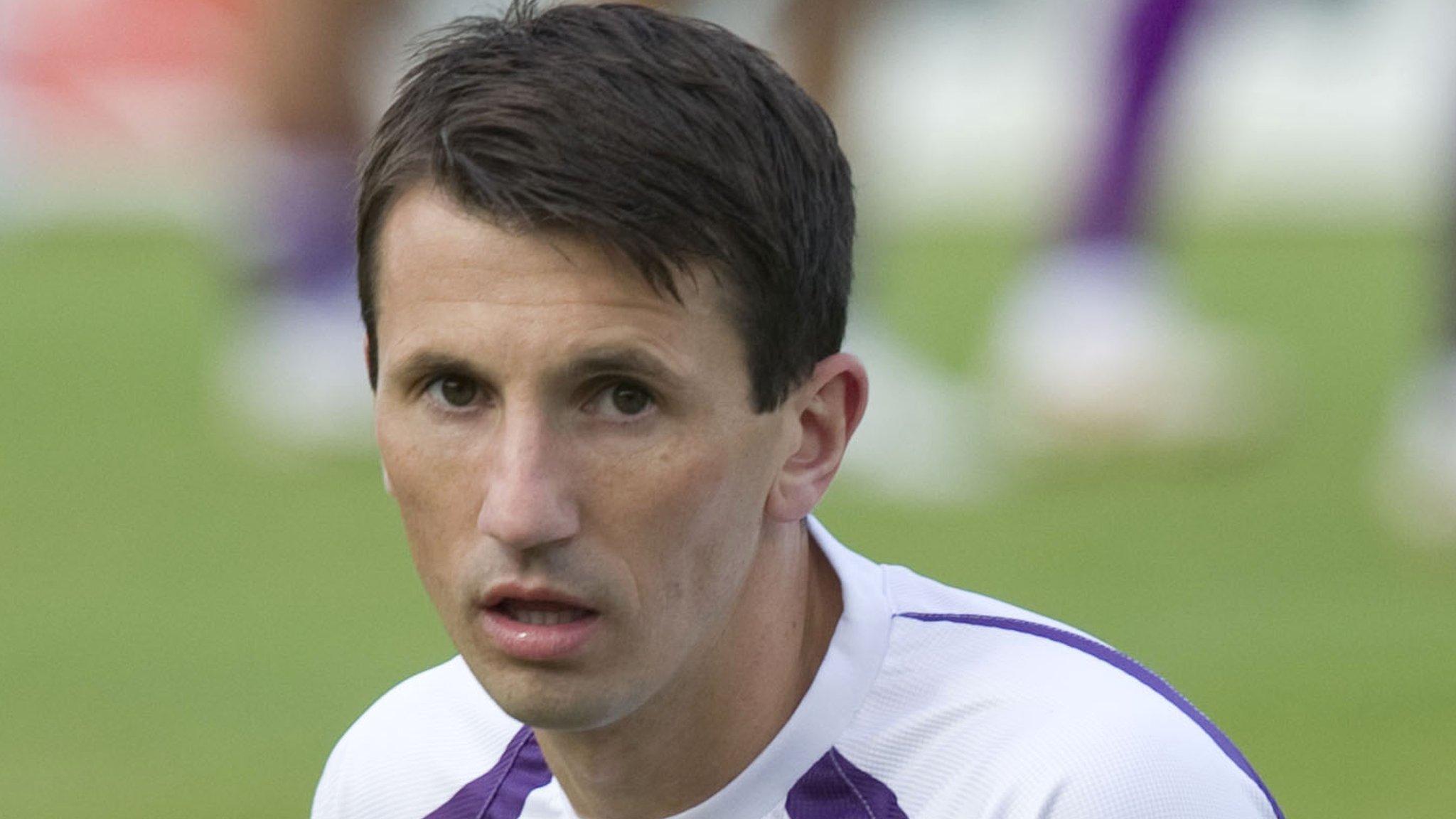 Liam Miller warming up for Perth Glory in 2011 prior to a friendly with Celtic