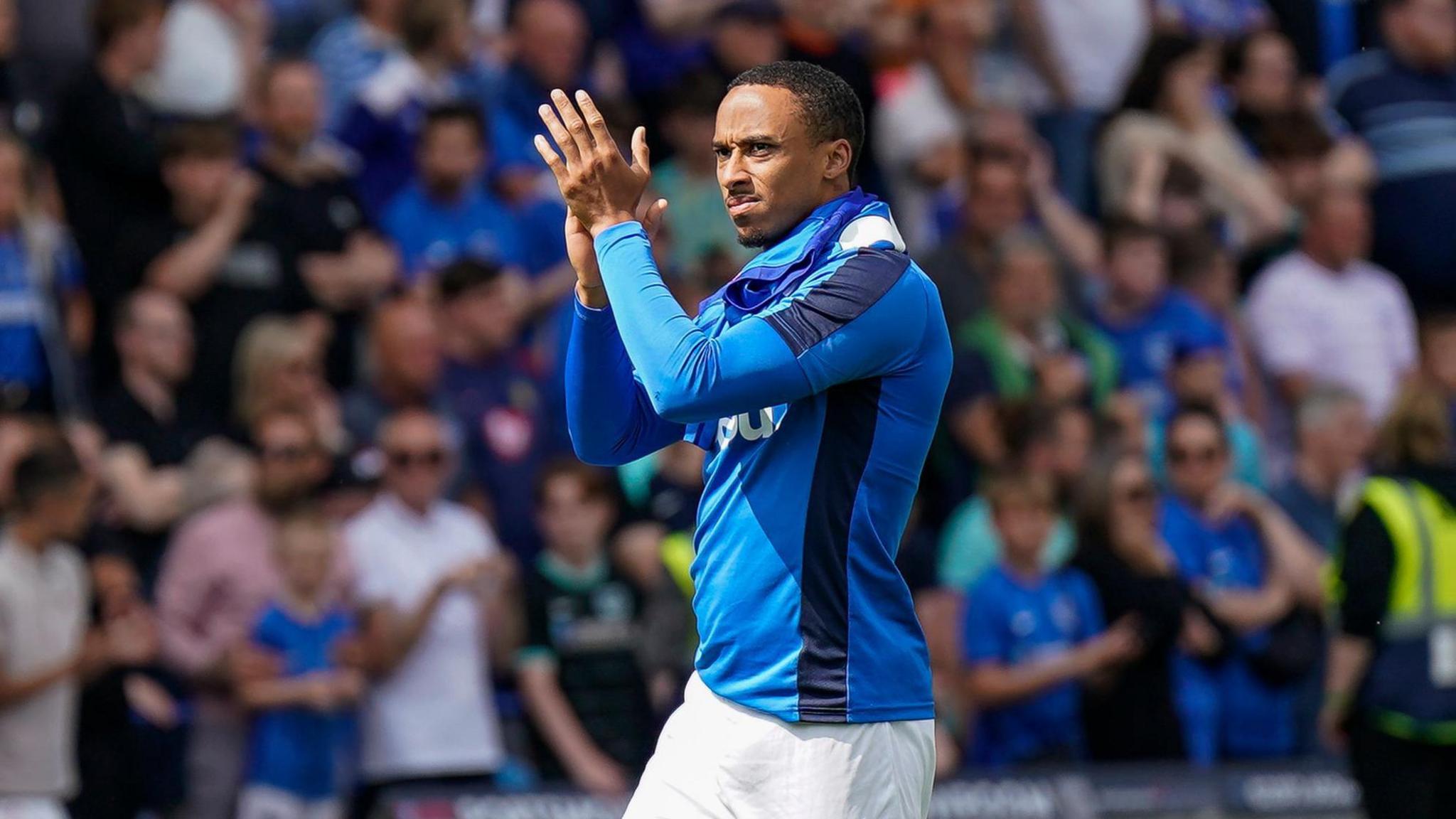 Cohen Bramall claps Pompey fans