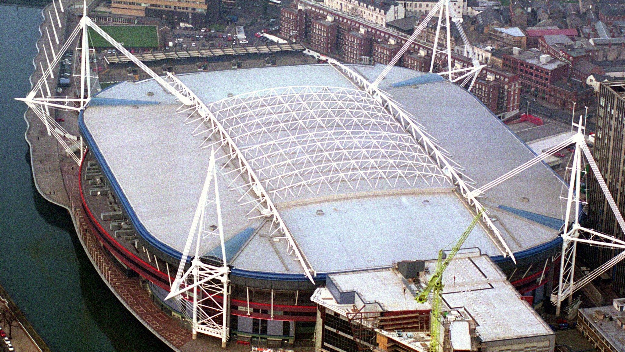 The Principality Stadium with its roof closed