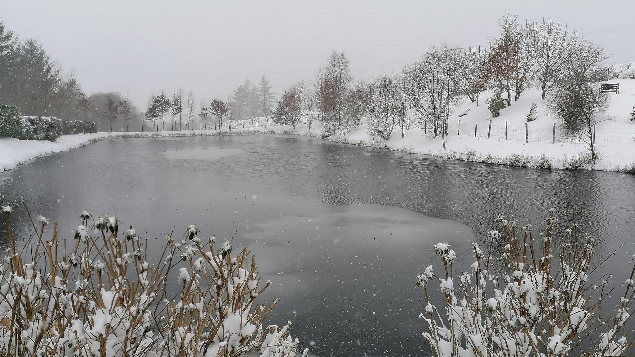 Lake Vyrnwy's ice cold lake 