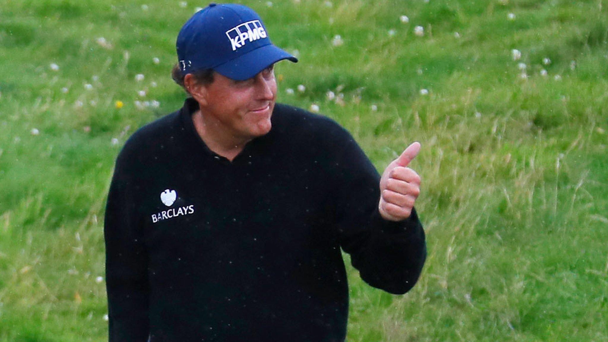 Phil Mickelson gestures