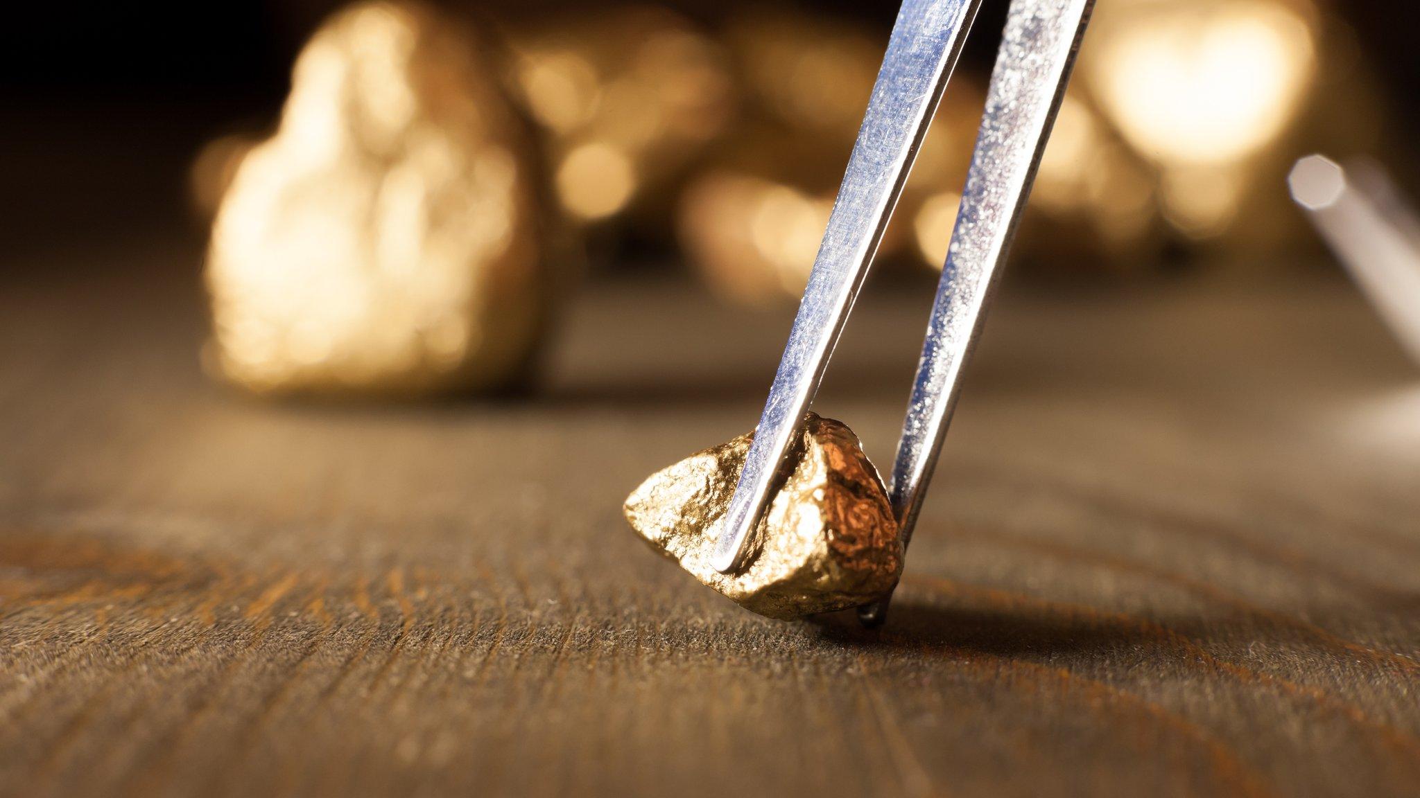 Gold nuggets, close up