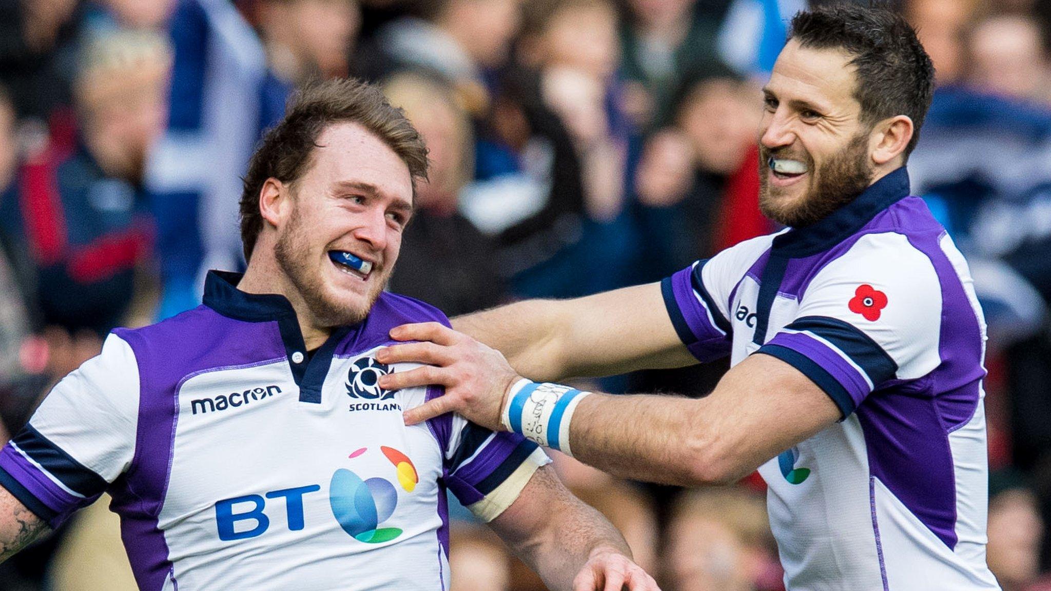 Stuart Hogg and Tommy Seymour of Scotland celebrate the former's try against Samoa