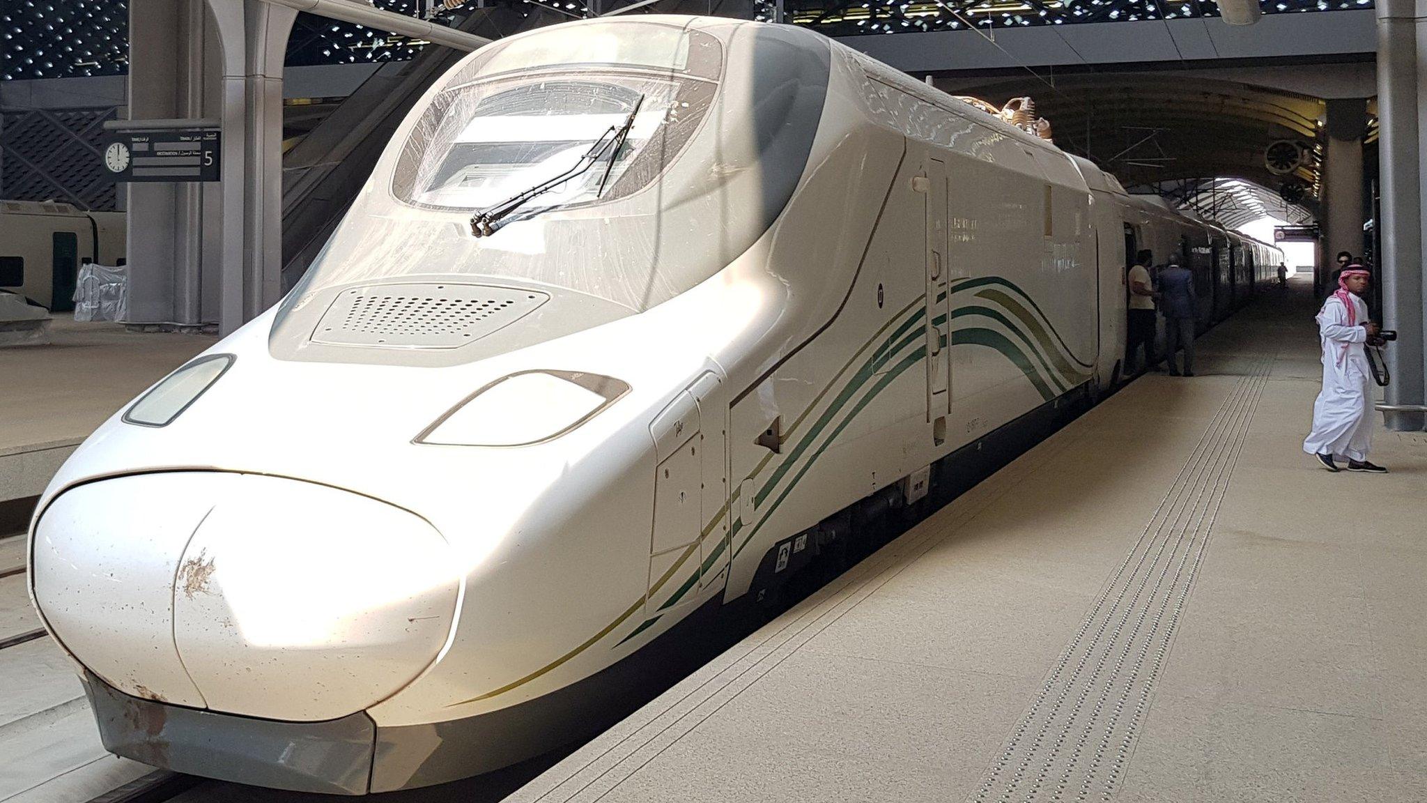 A high-speed Haramain Express train stops at King Abdullah Economic City near Jeddah, Saudi Arabia (18 September 2018)