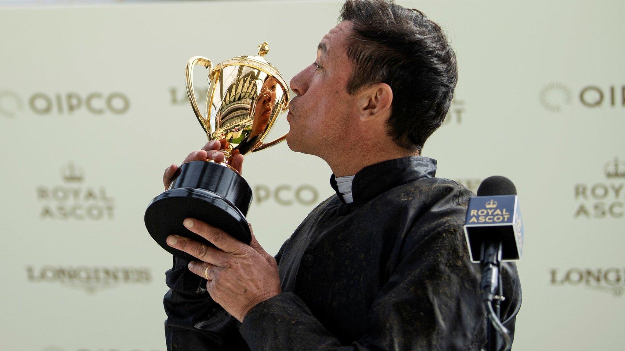 Frankie Dettori celebrates victory