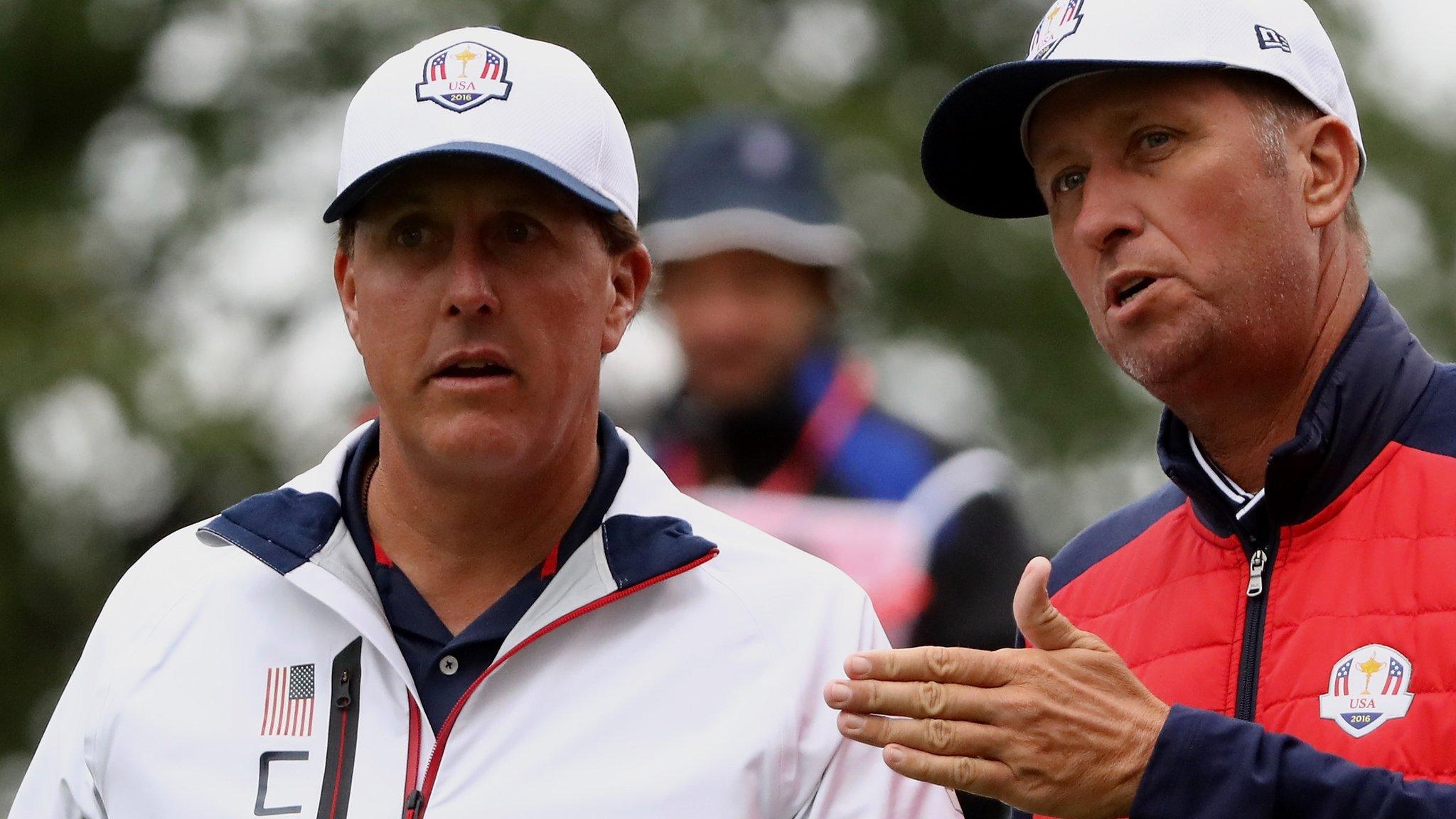 Phil Mickelson in conversation with Tom Lehman