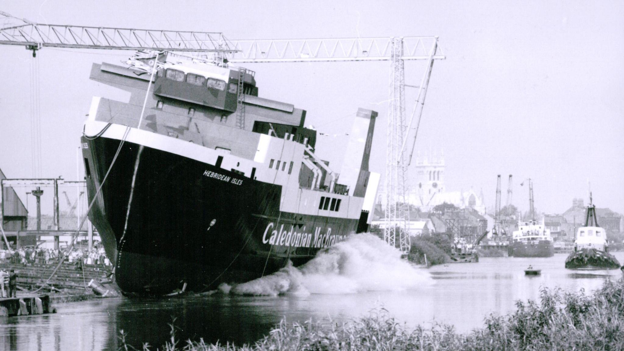 An MV Hebridean Isles ga cur air bhog.