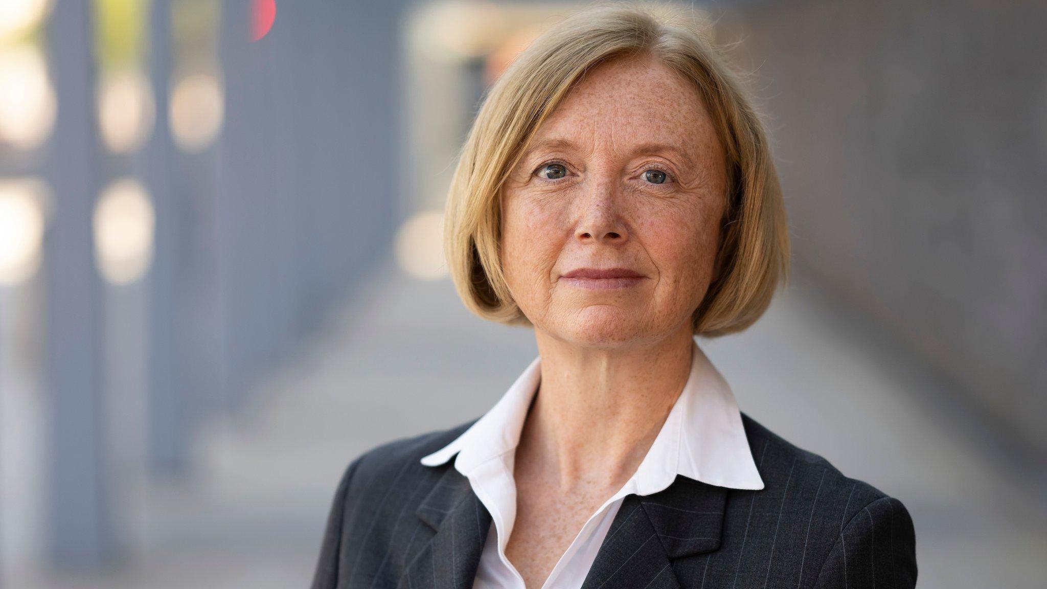 Dr Iona Collins