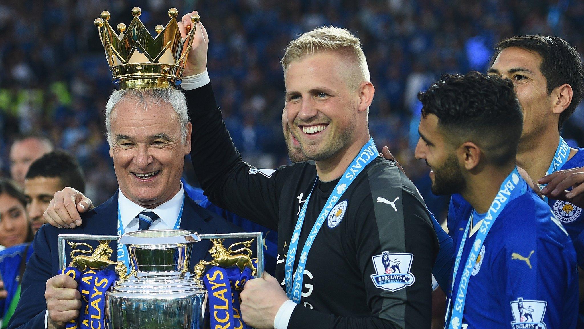 Ranieri and Schmeichel lift the PL trophy