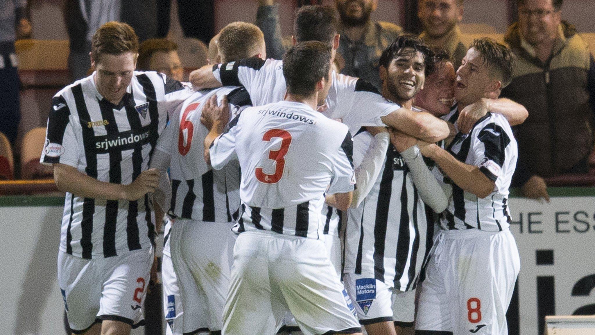 Dunfermline players celebrating