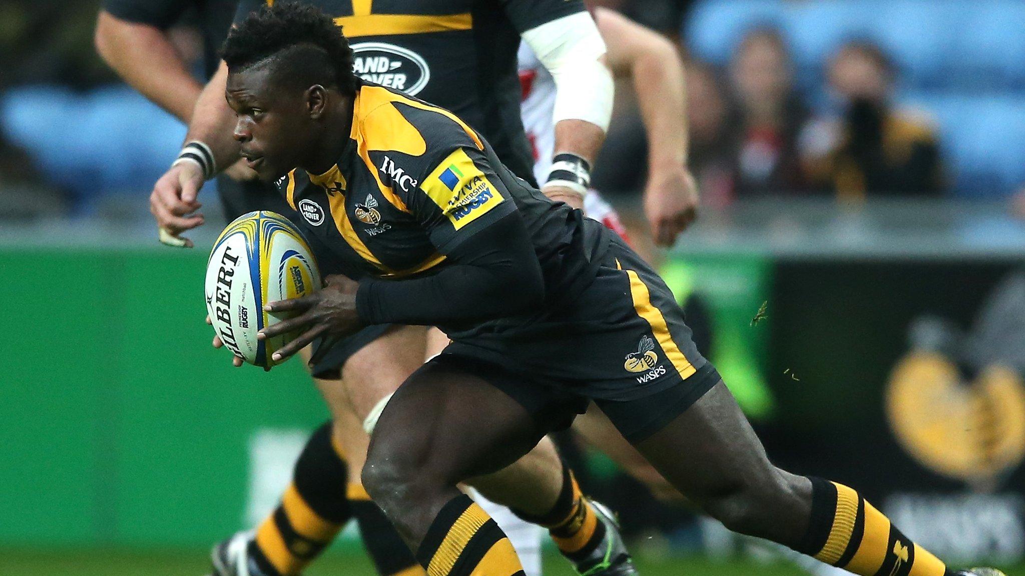 Christian Wade of Wasps scores a try