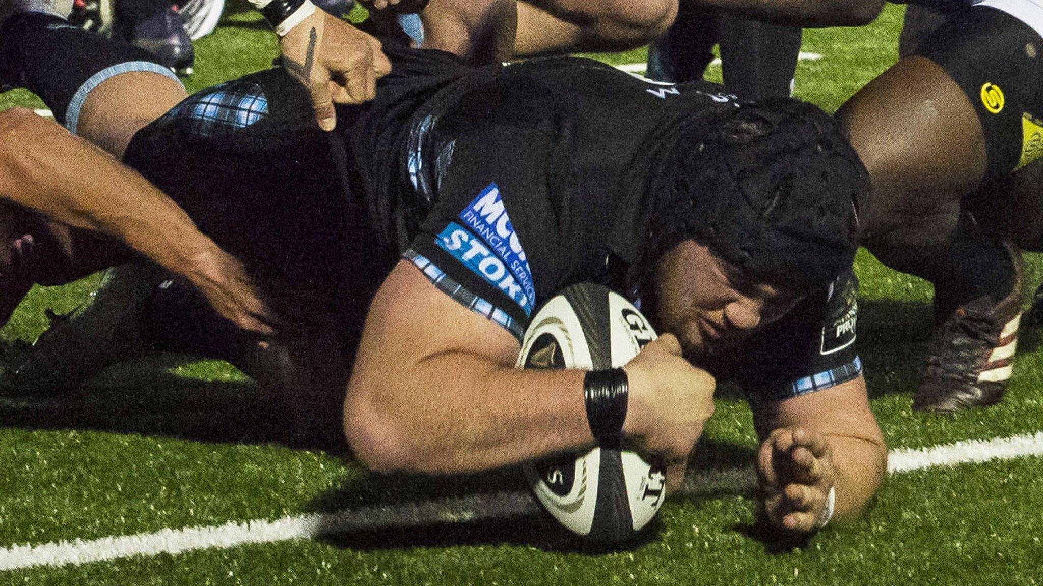 Zander Fagerson scores a try for Glasgow Warriors against Southern Kings