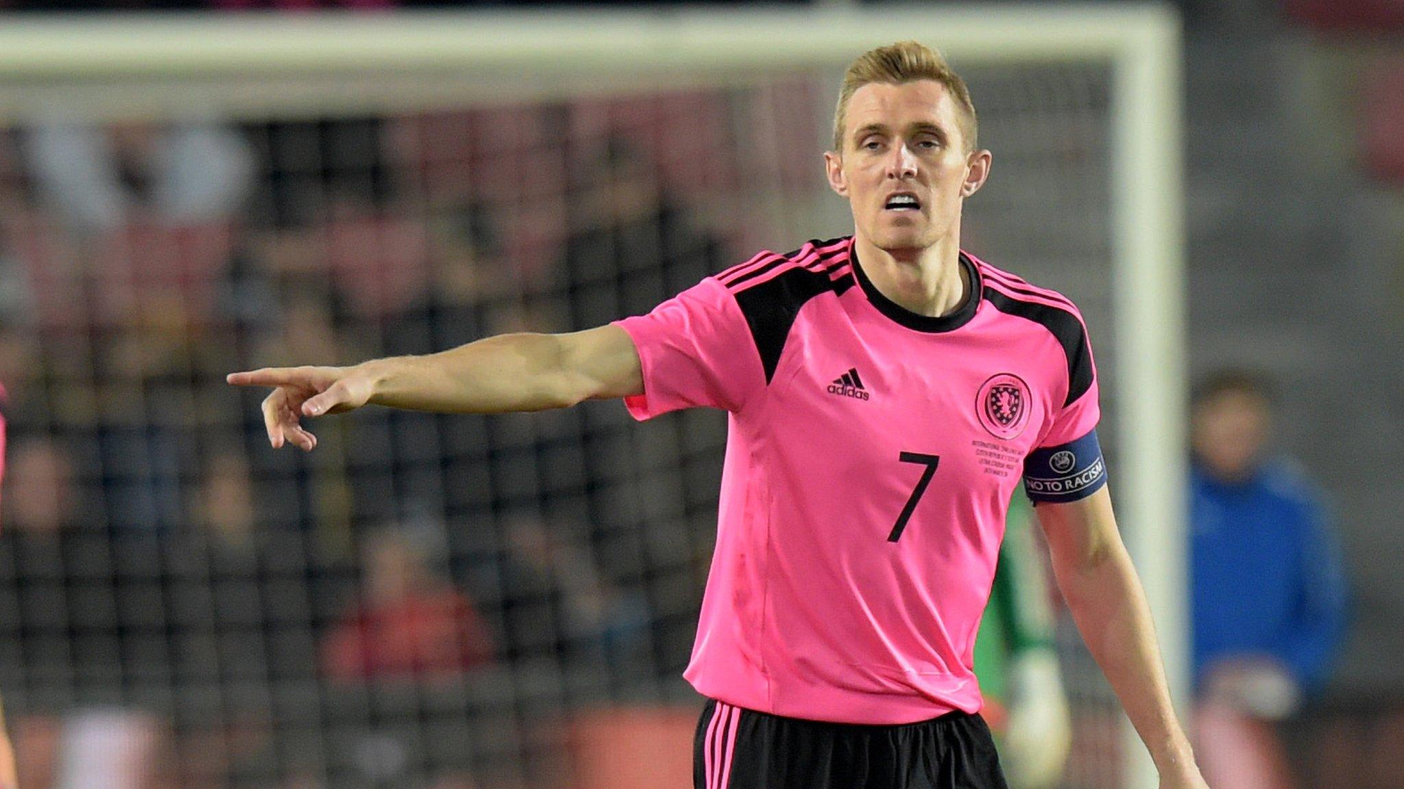 Scotland Darren Fletcher makes a point