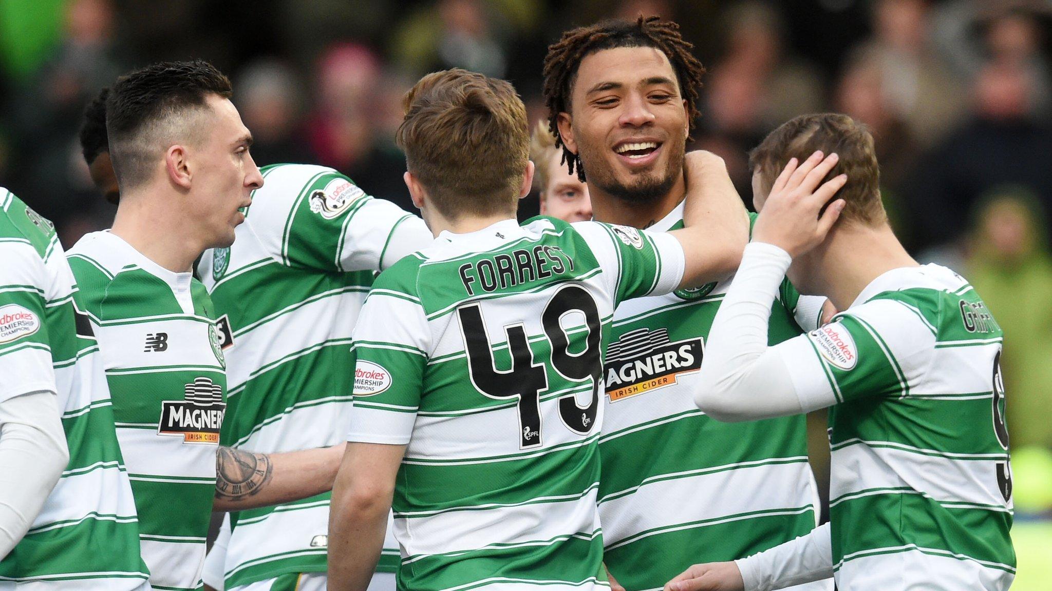 Celtic celebrate Colin Kazim-Richards' goal