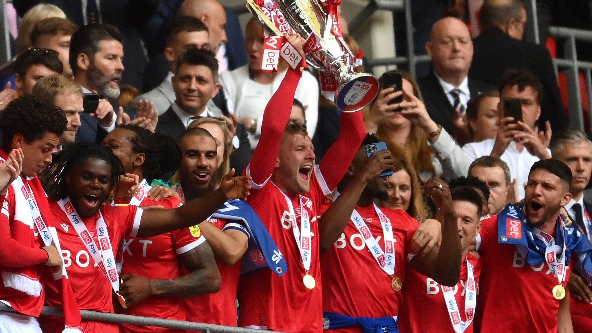 Forest trophy lift