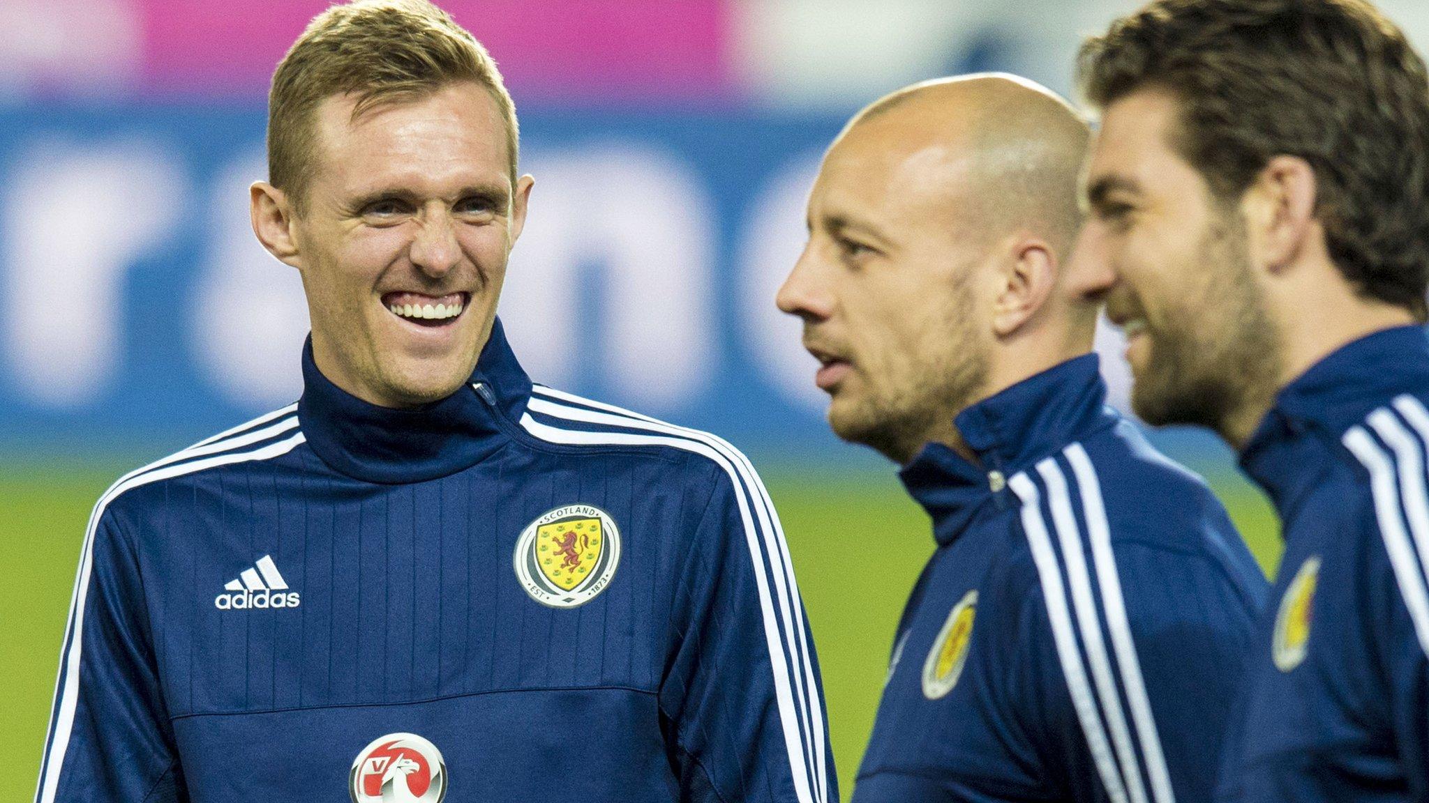 Darren Fletcher shares a laugh with Alan Hutton and Charlie Mulgrew