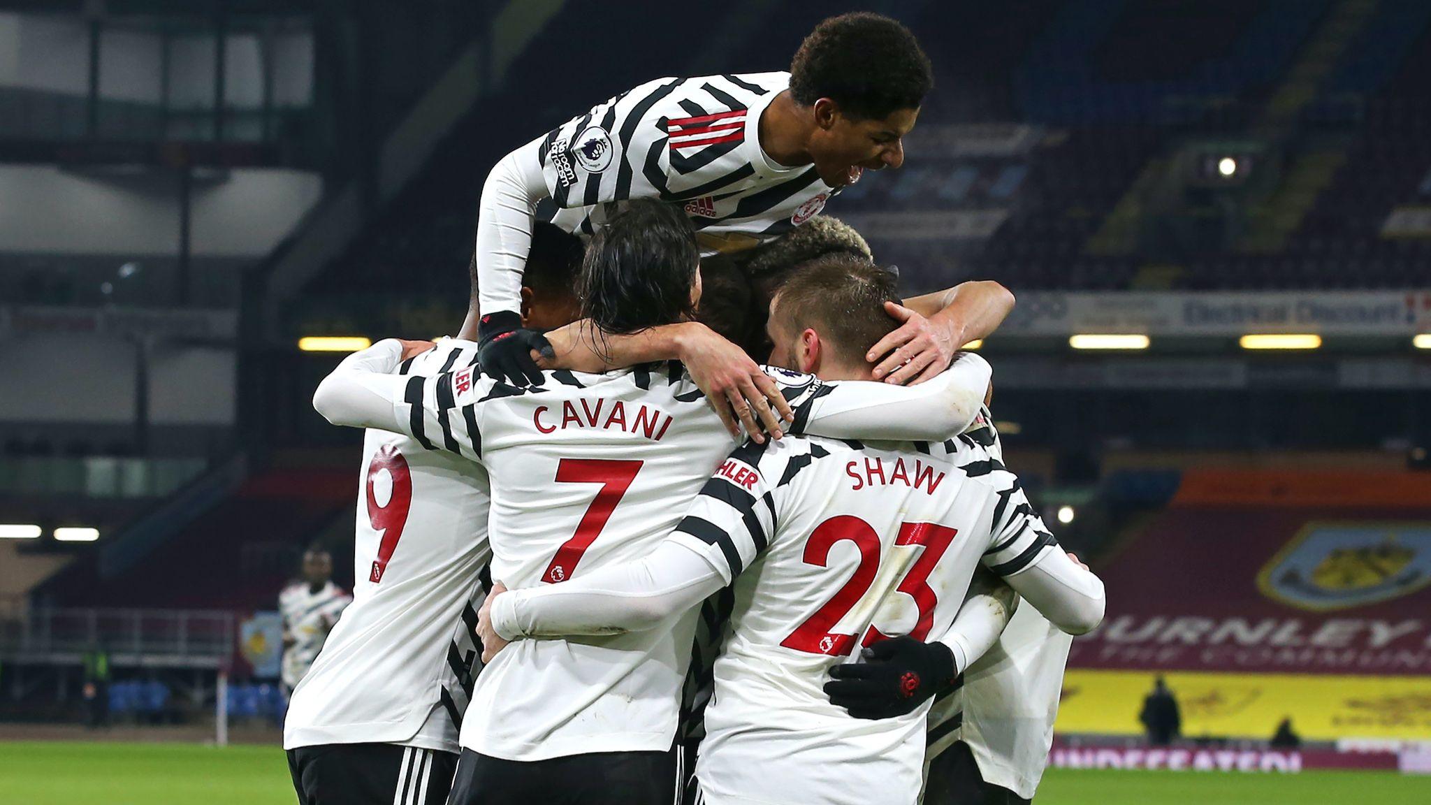 Manchester United players celebrate Paul Pogba's goal against Burnley