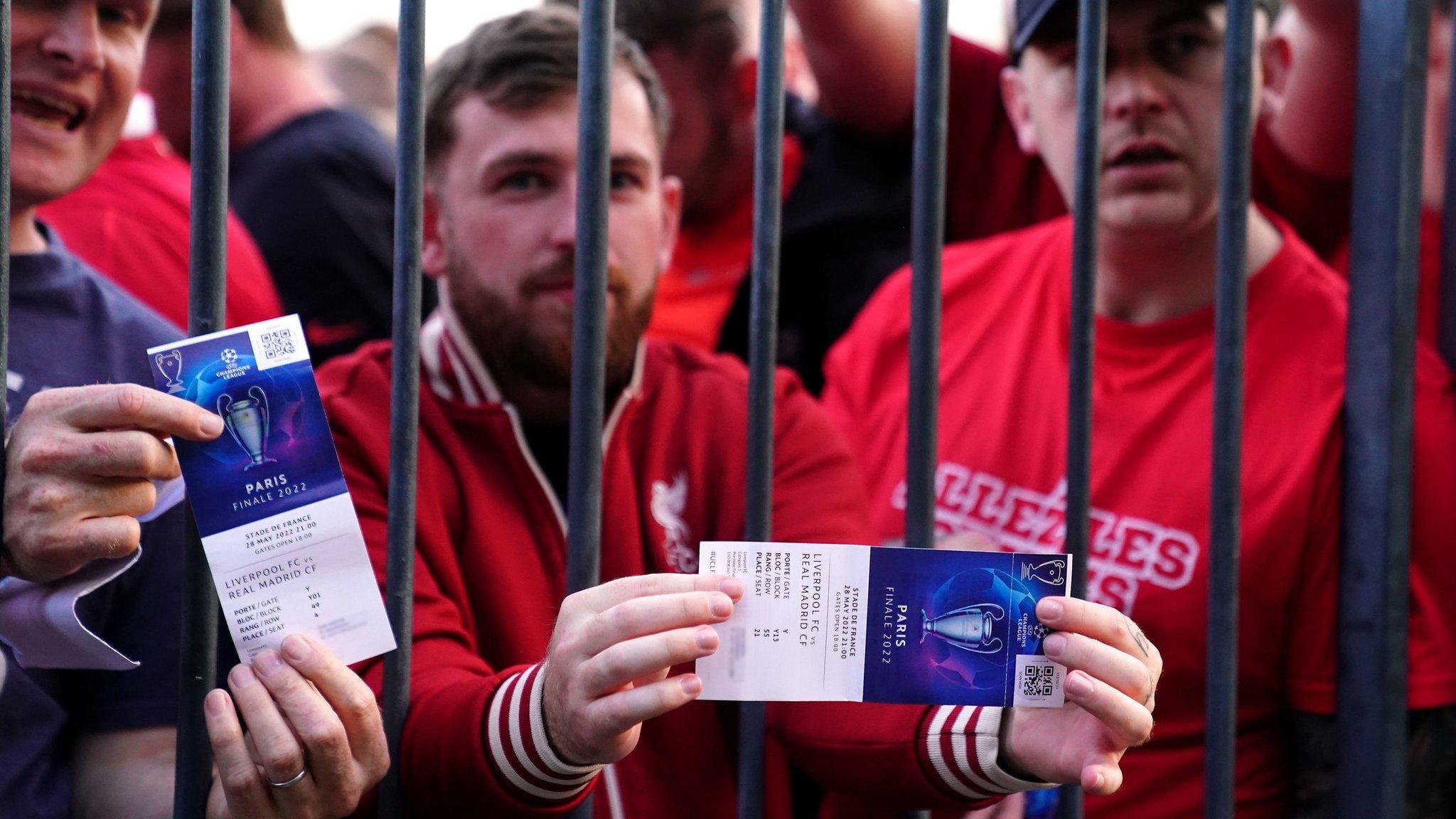 Liverpool fans got stuck outside the Stade de France in Paris before the Champions League final